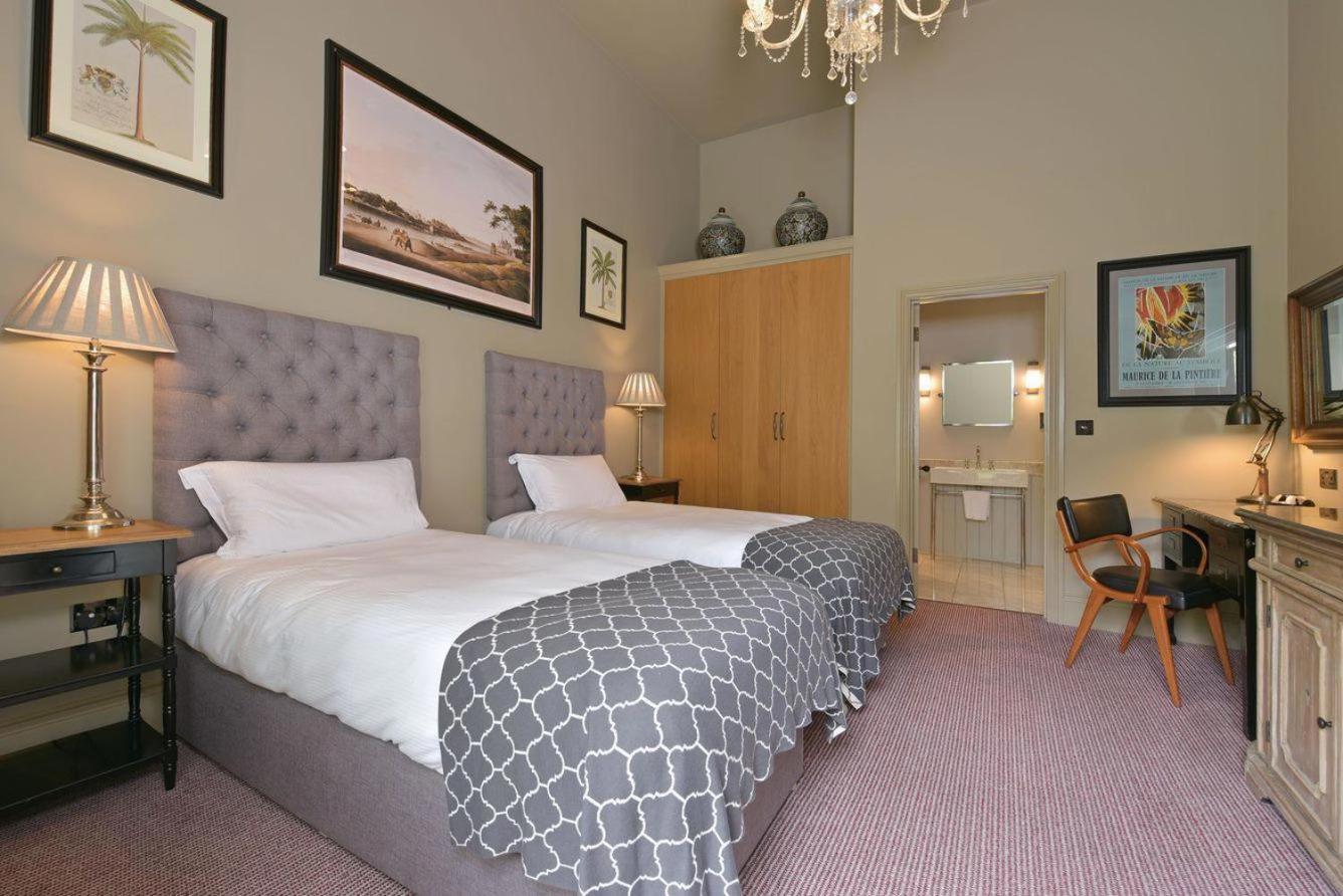 Double or Twin Room photo 2