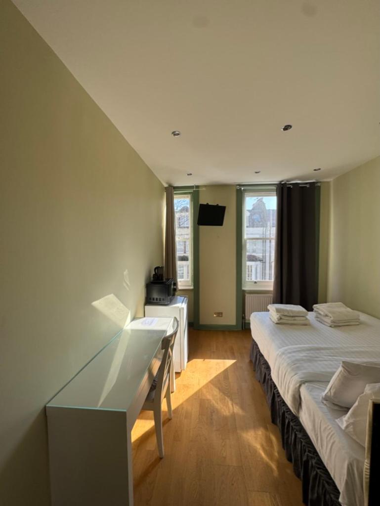 Deluxe Double Room photo 3