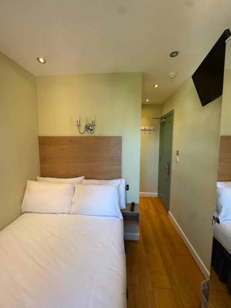 Standard Double Room photo 2