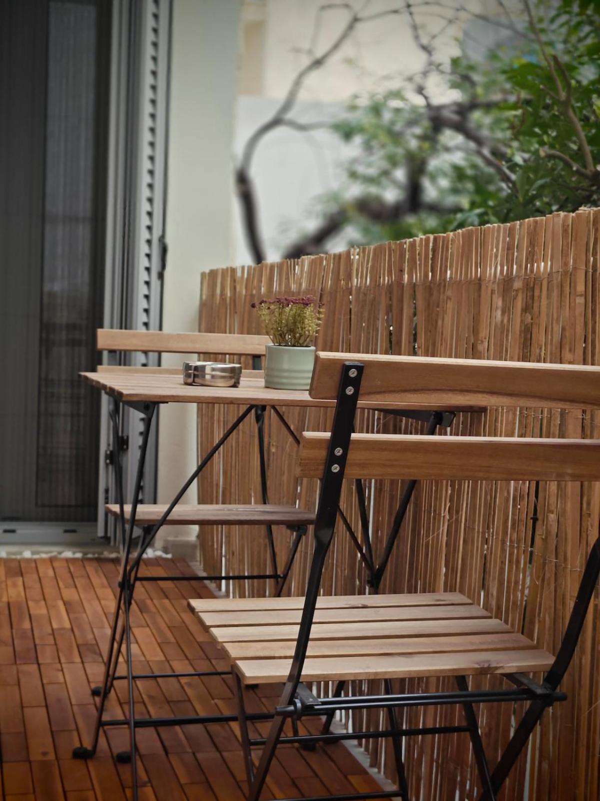 One-Bedroom Apartment with Balcony photo 2