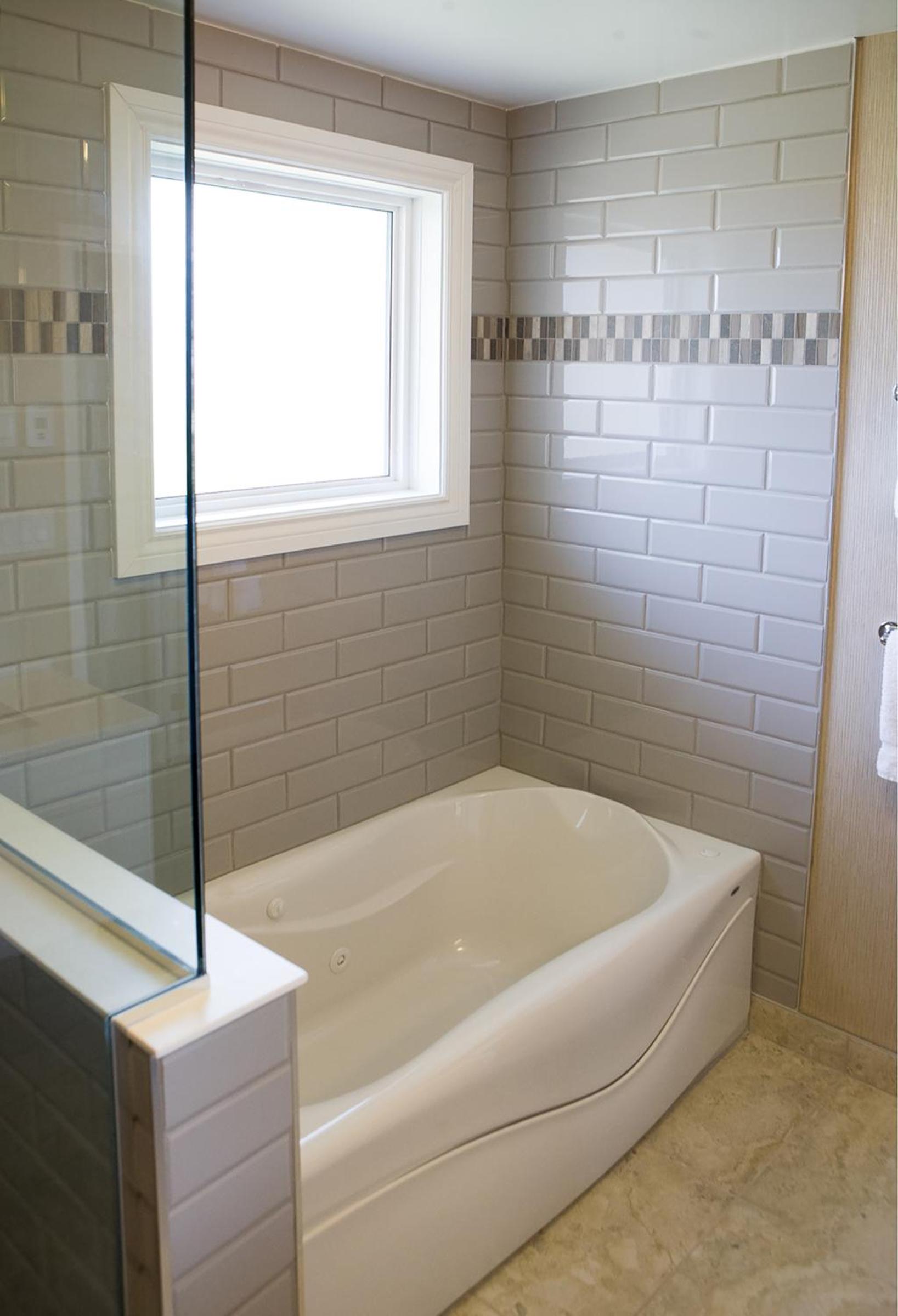 Two-Bedroom Superior Suite with One King and One Queen Bed - Pool View/Non-Smoking - Photo 12