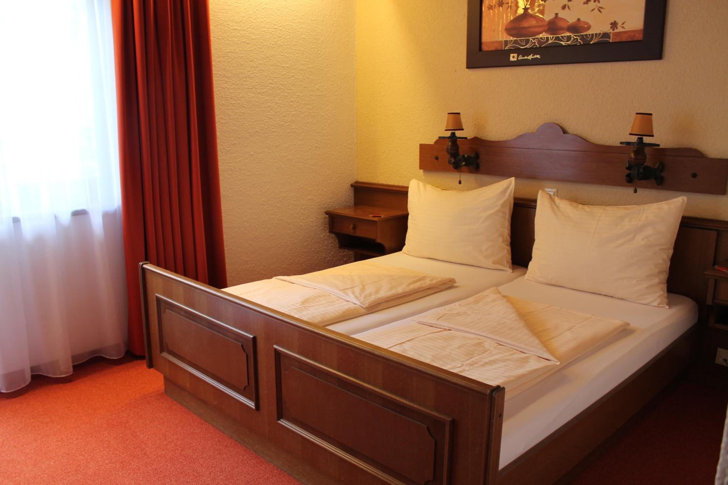 Budget Double Room photo 2