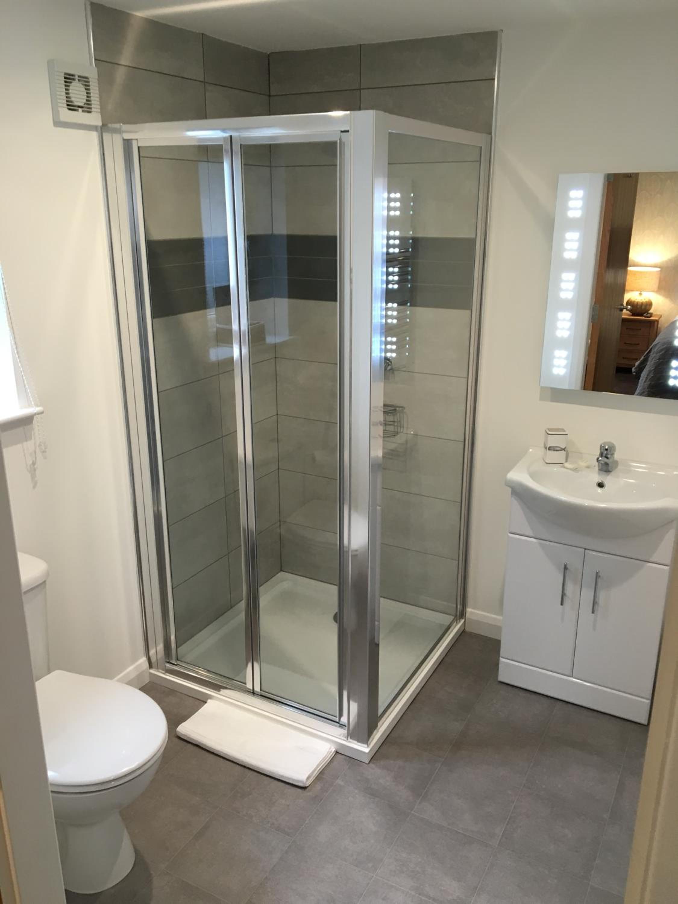 Deluxe Suite with Sea View - Photo 6