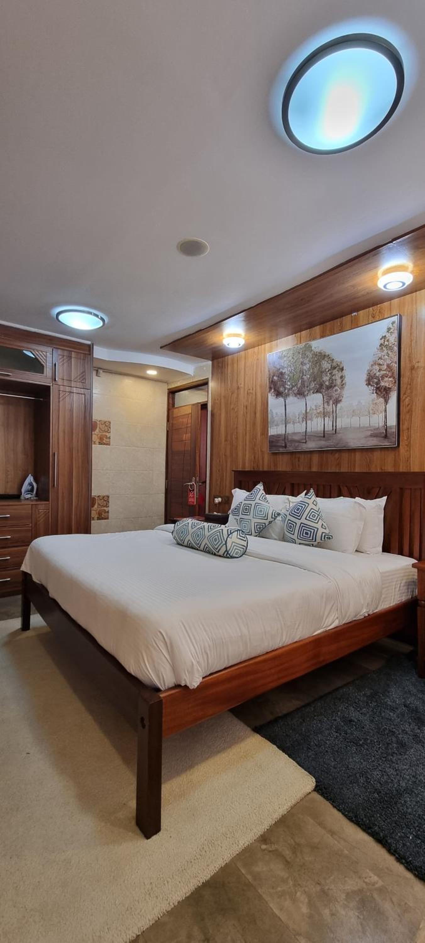 Deluxe Queen Room - Photo 5