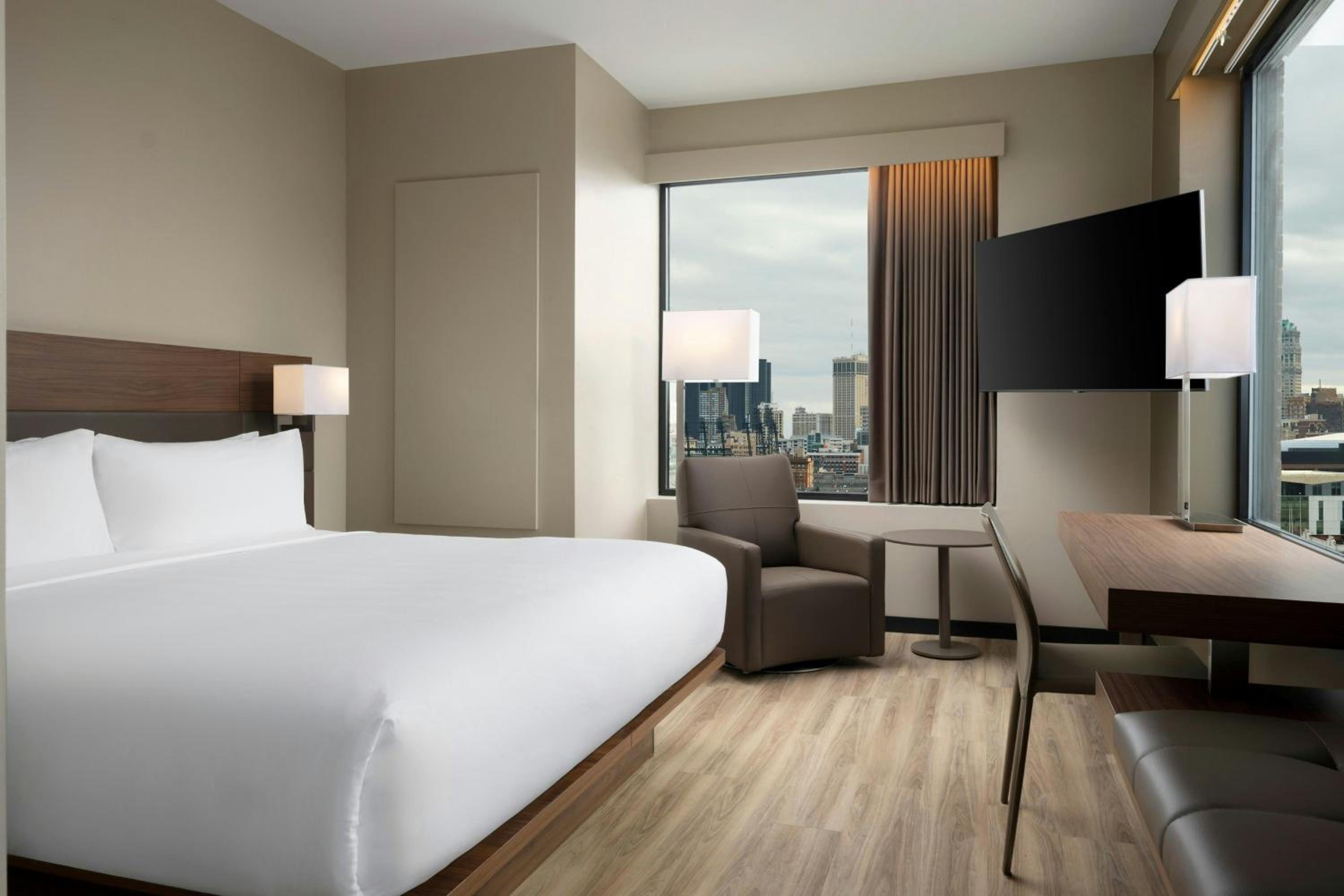 King Room with City View - Photo 1