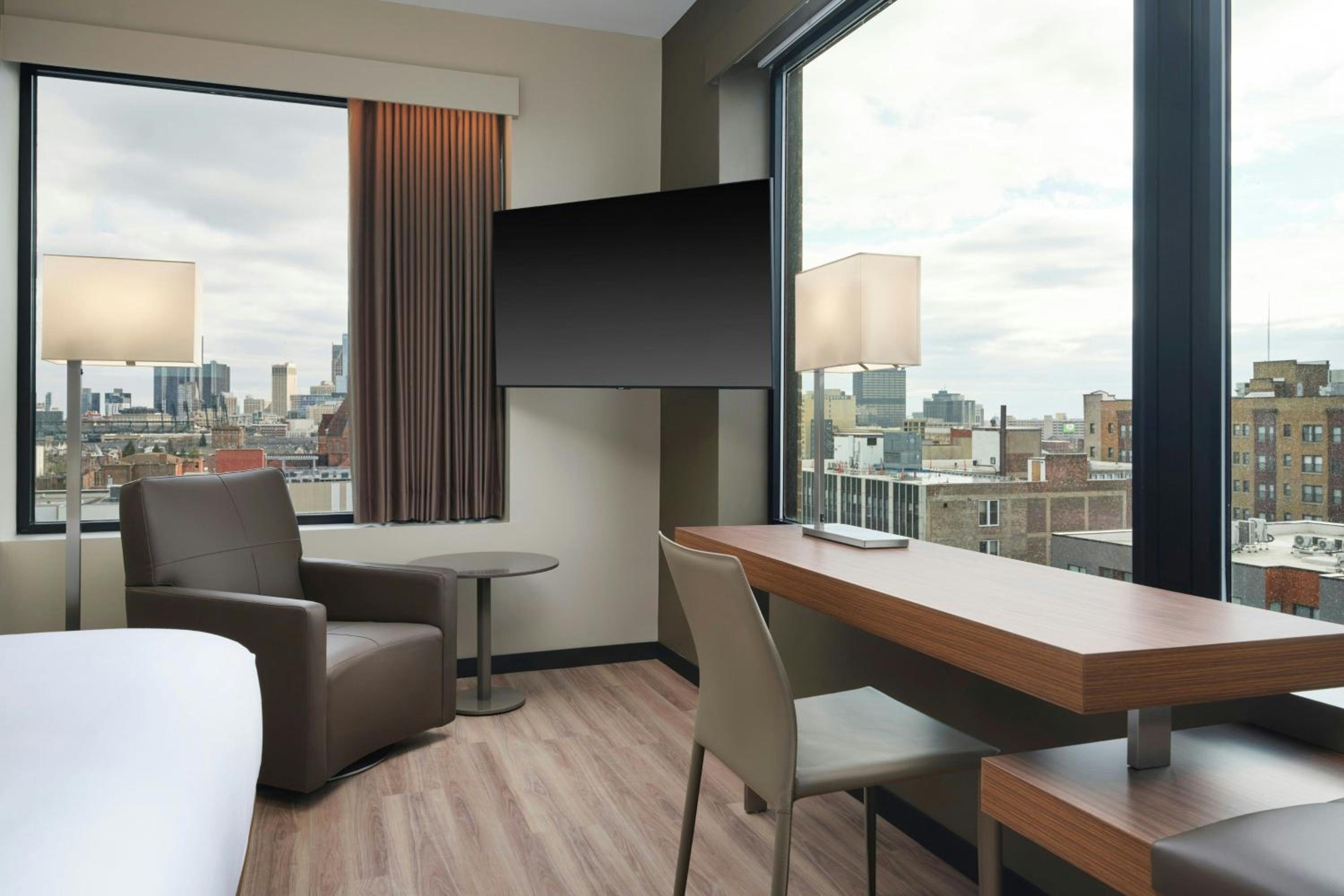 King Room with City View - Photo 2