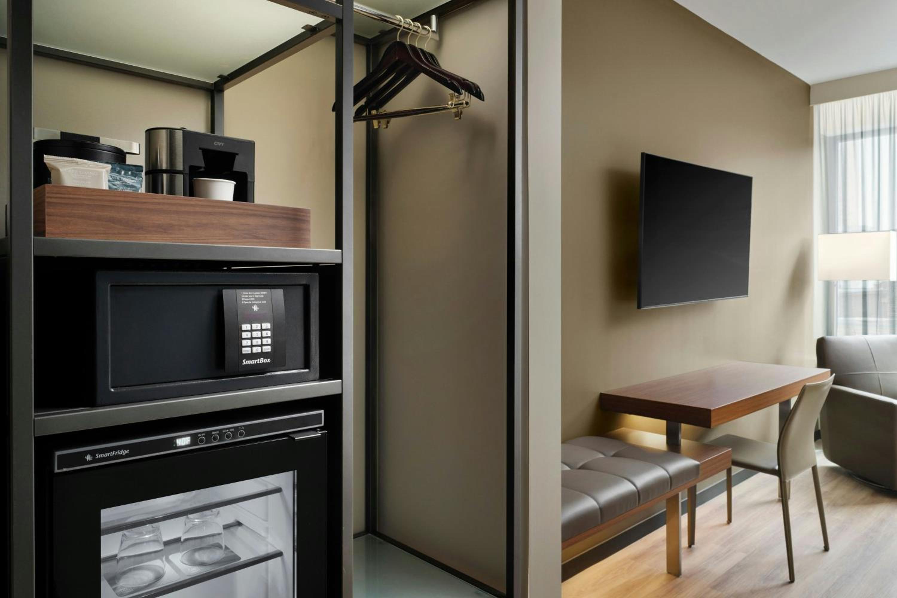 Standard King Room - Photo 2
