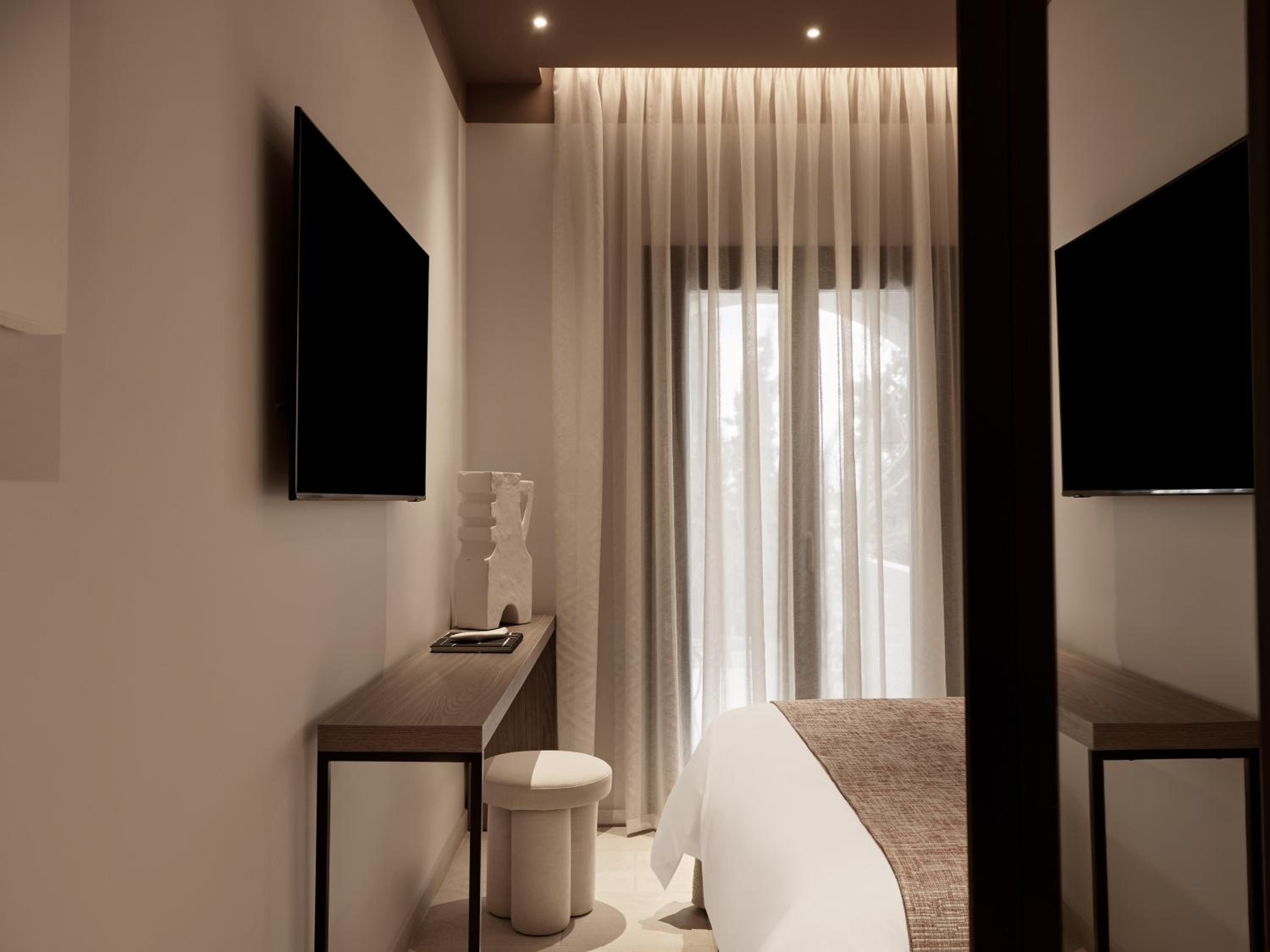 Comfort Room with Balcony