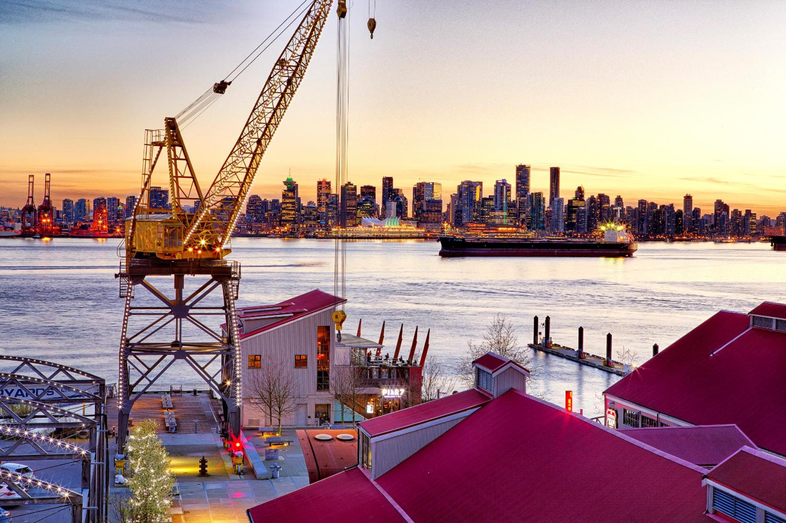 Superior King Room with Harbor View - Photo 3