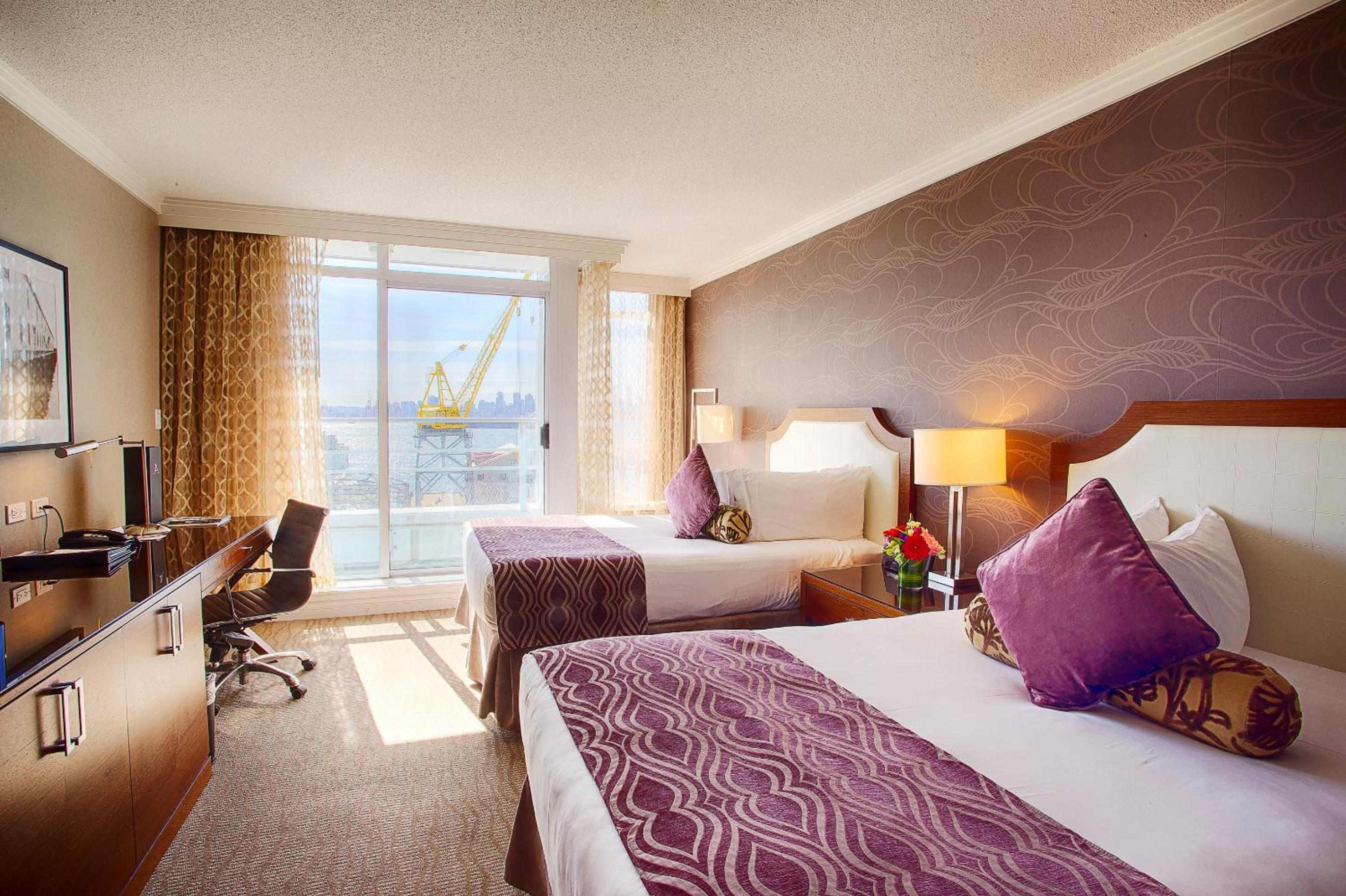 Superior Double Room with Two Double Beds with Harbor View - Photo 1