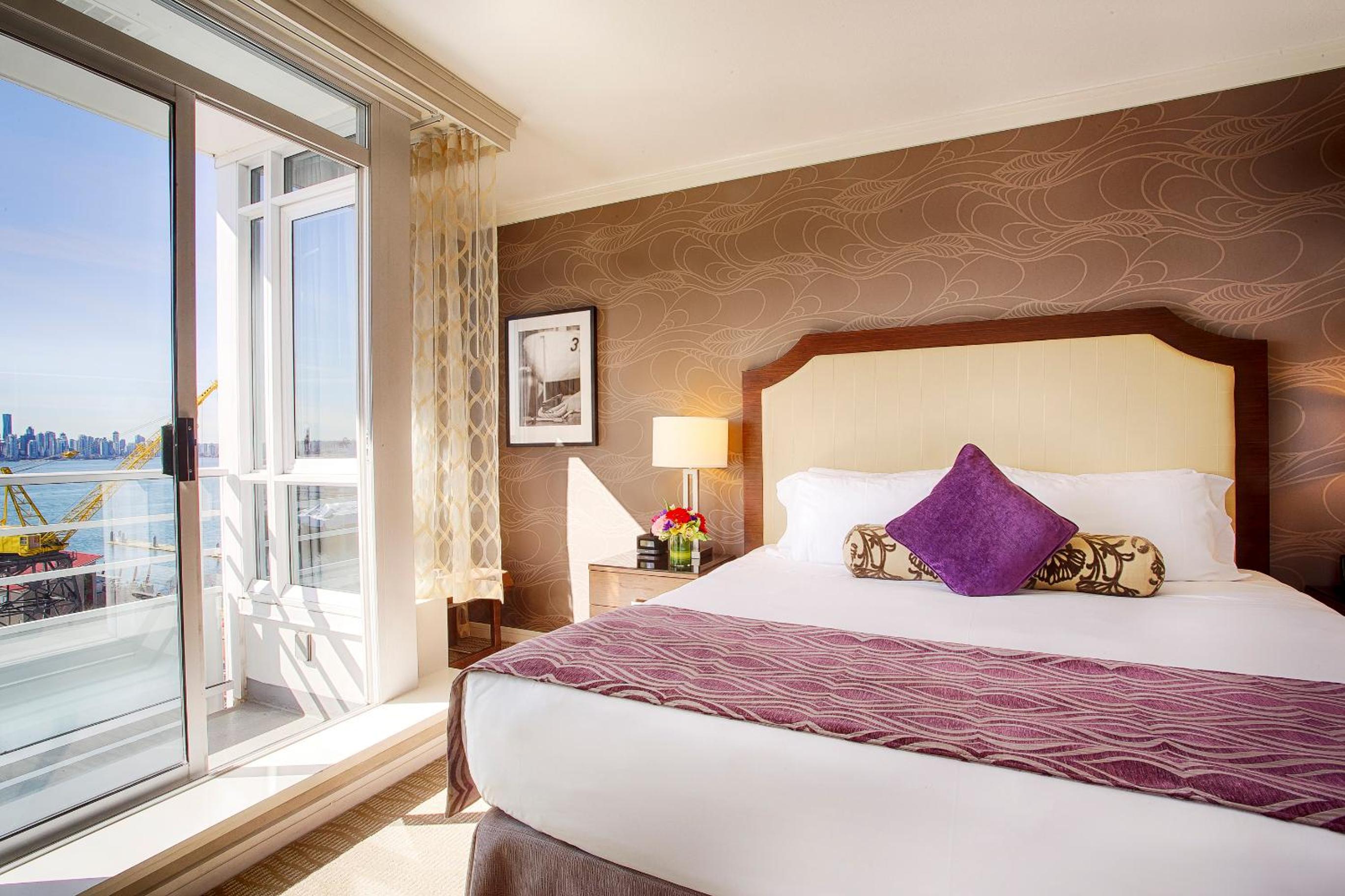 Superior King Room with Harbor View - Photo 2