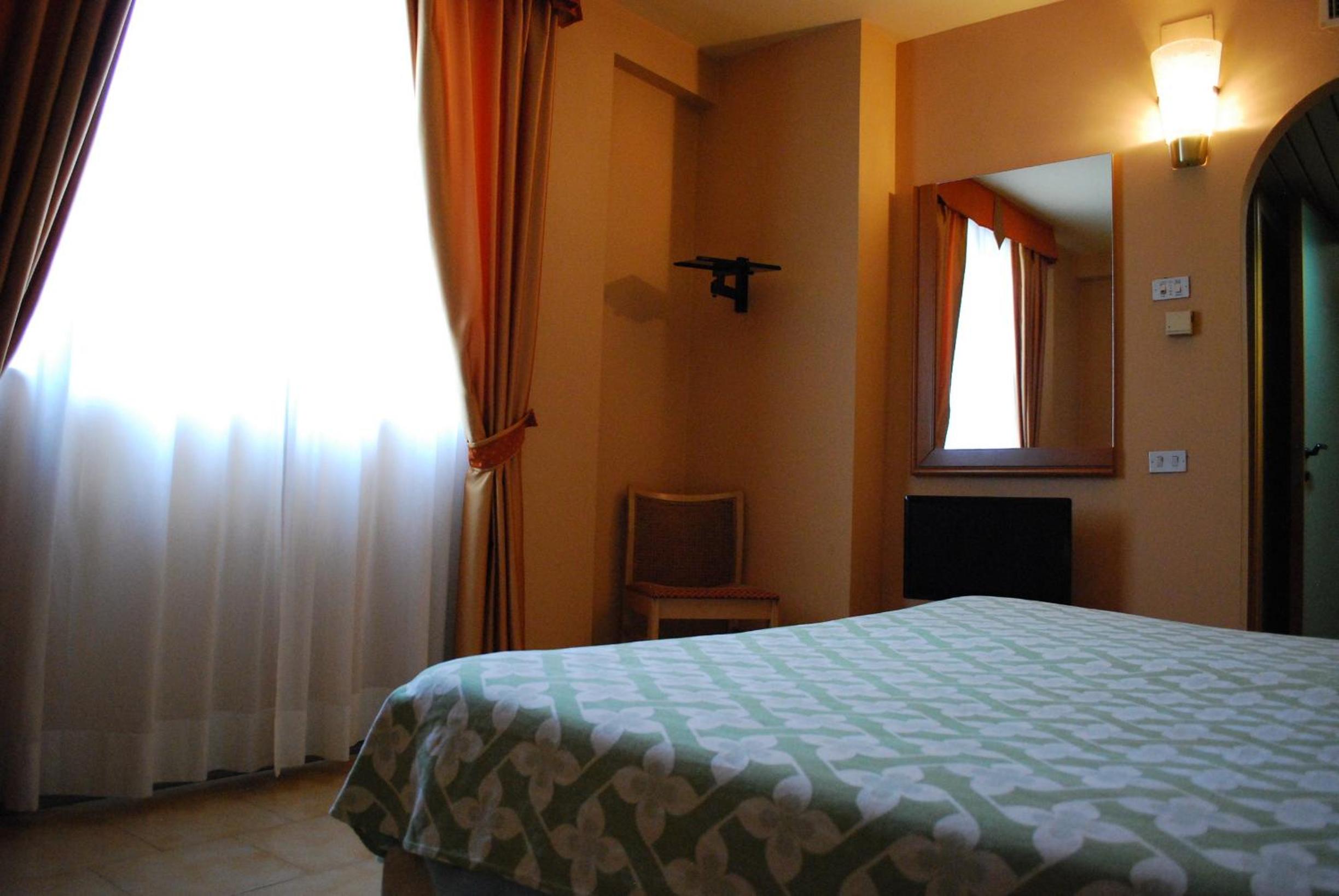 Economy Double or Twin Room - Photo 4