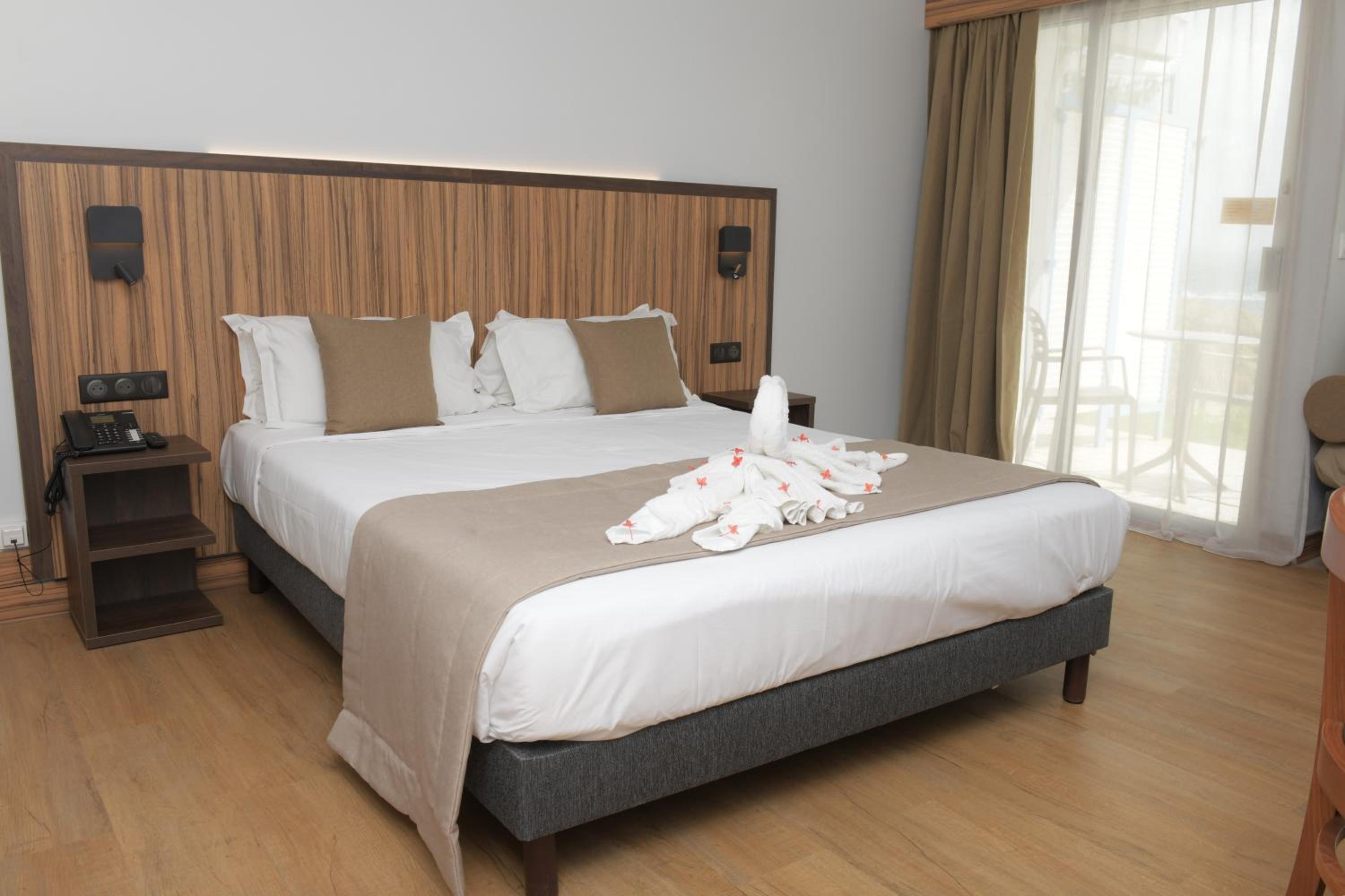Classic Double or Twin Room with Garden View photo 1