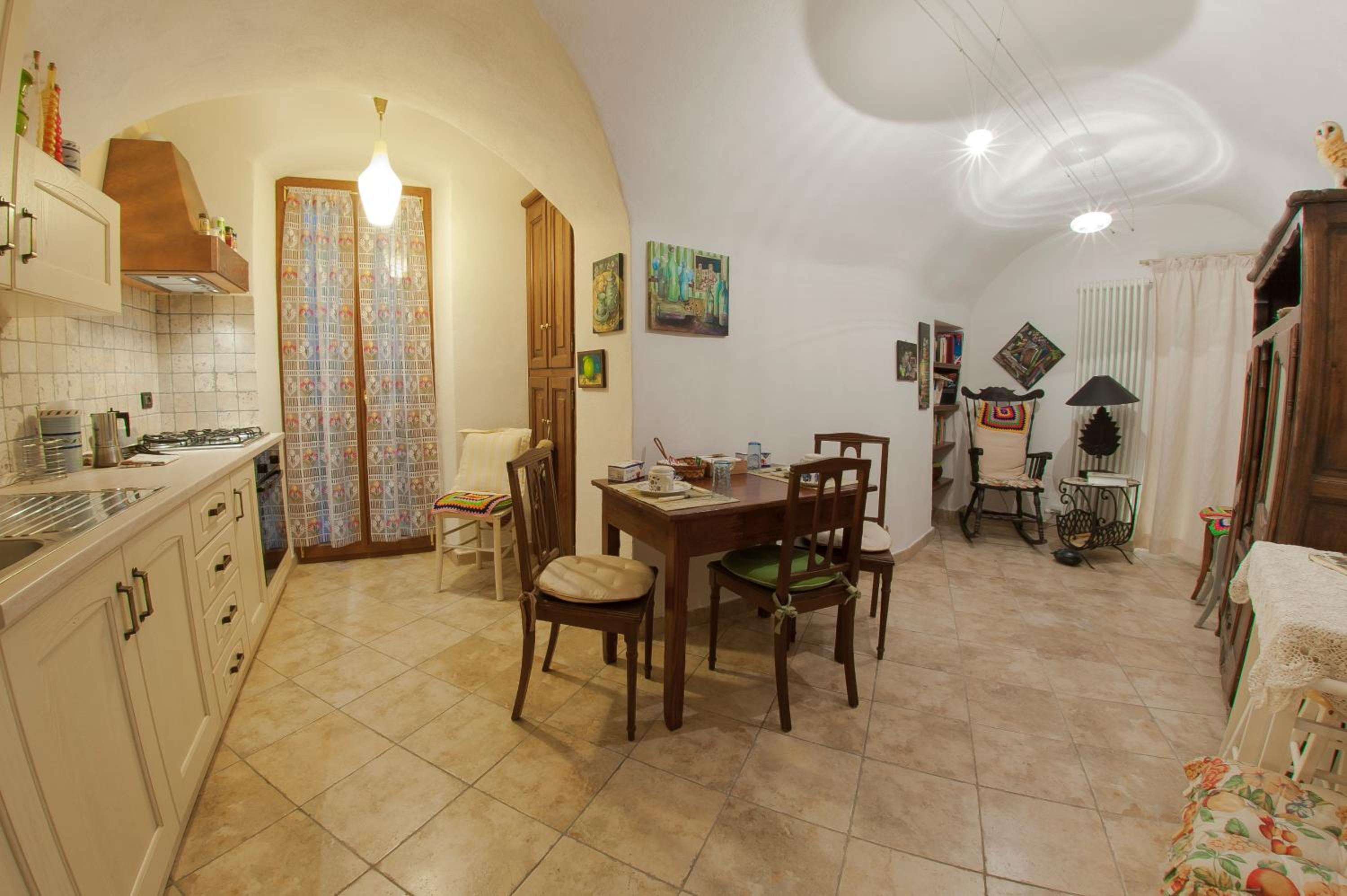 Apartment photo 2