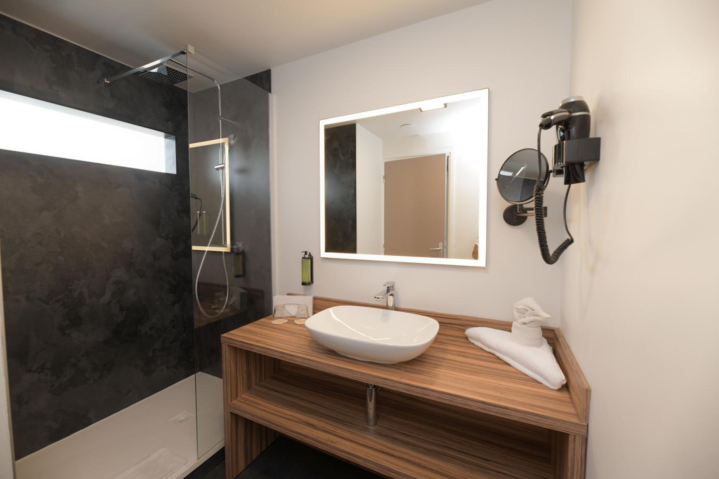 Prestige Double or Twin Room with Sea View - Photo 4