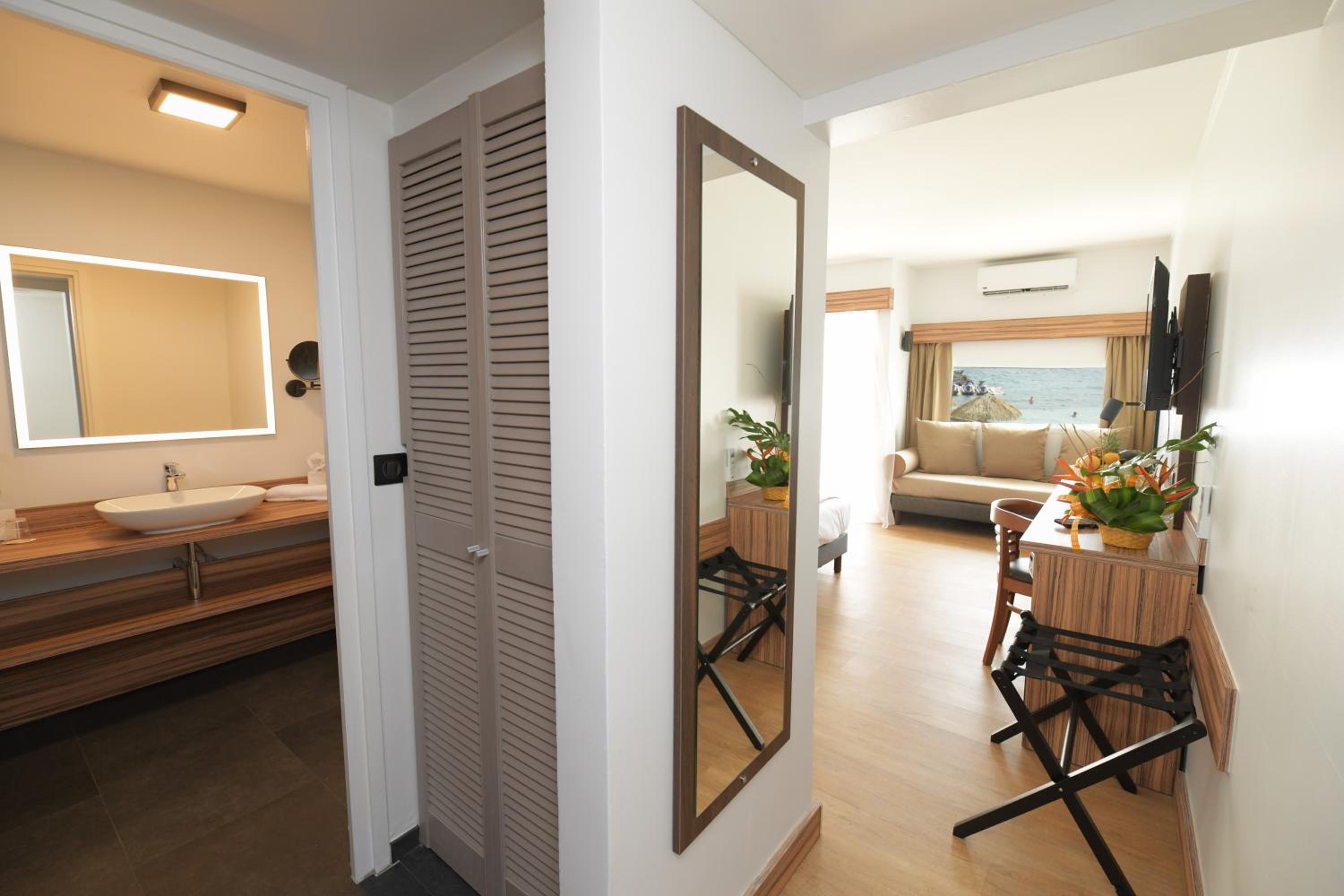 Prestige Double or Twin Room with Sea View - Photo 5