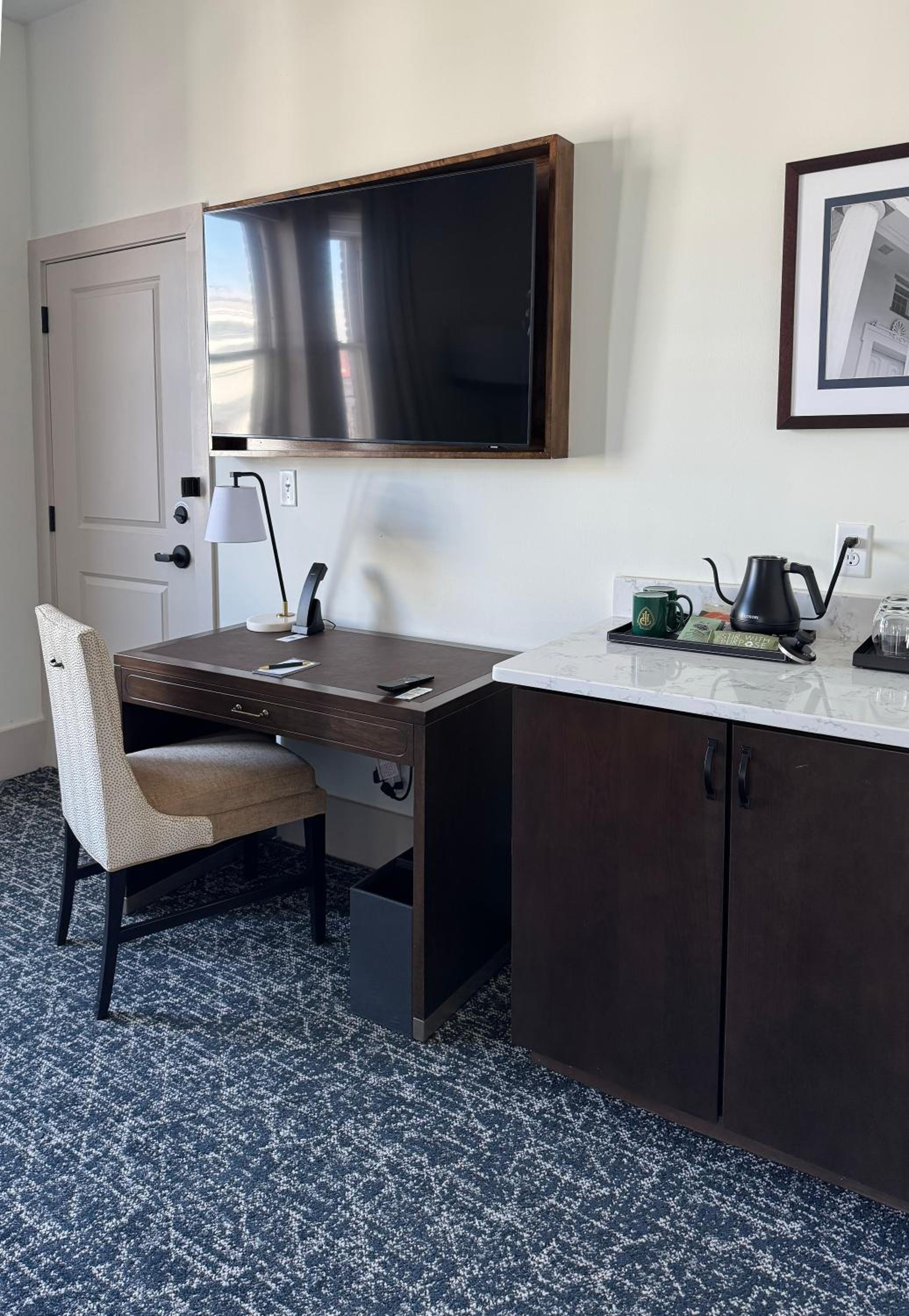 One Bedroom King Suite - Photo 3