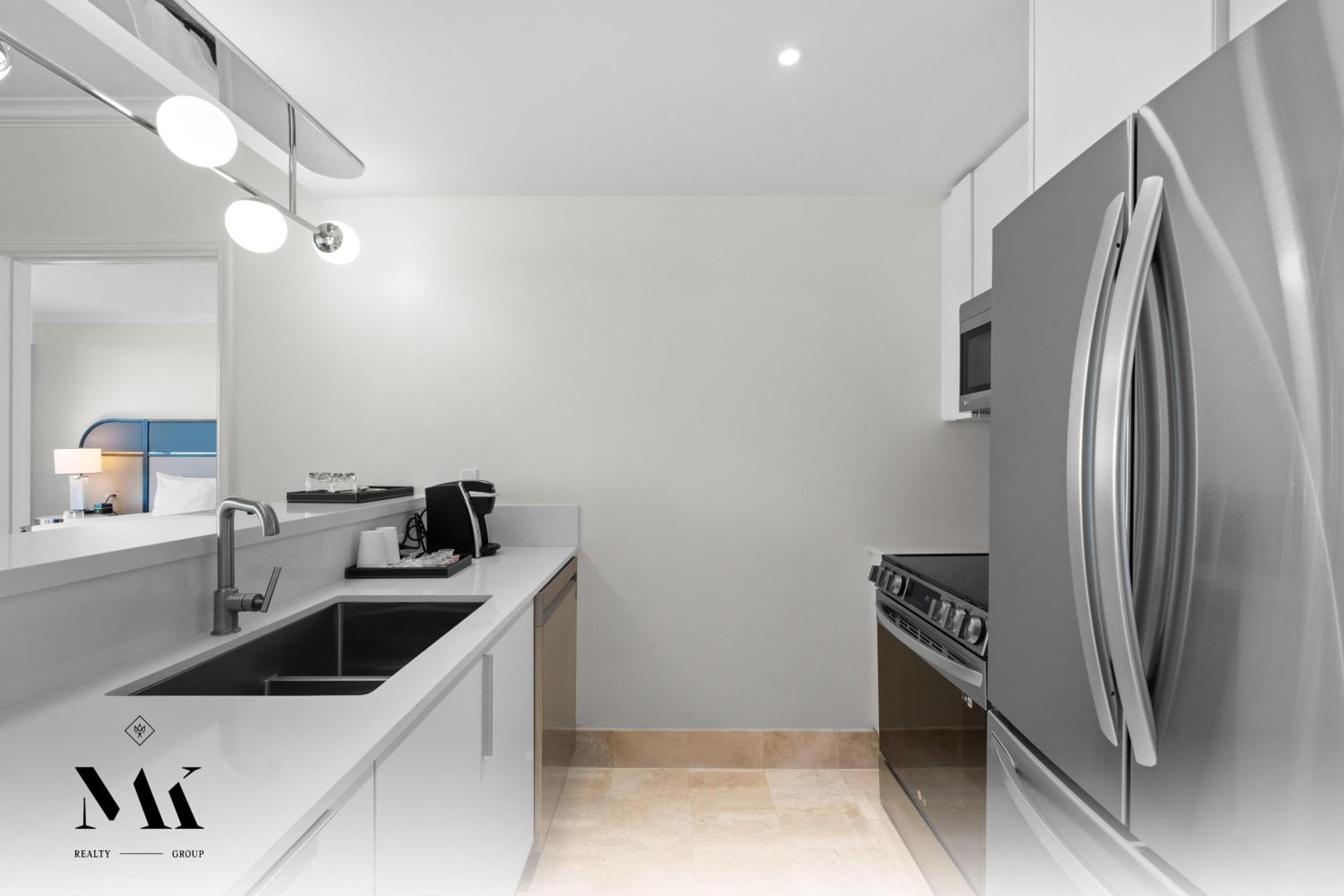 Superior One-Bedroom Suite with City View