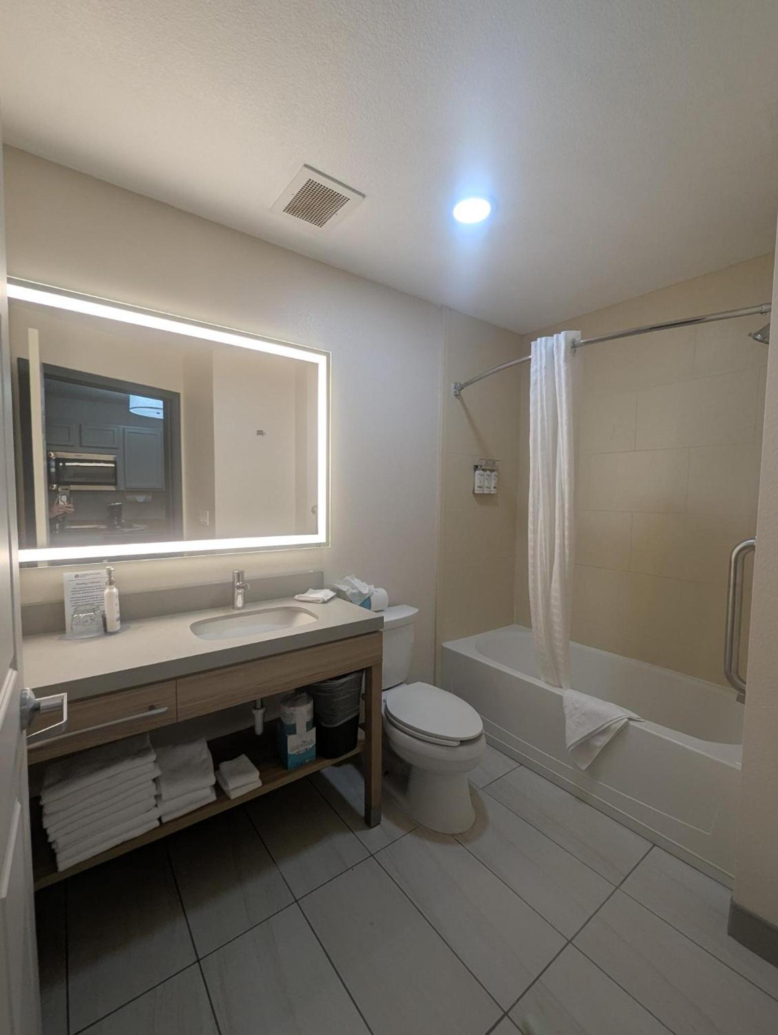 Studio Suite - Photo 2