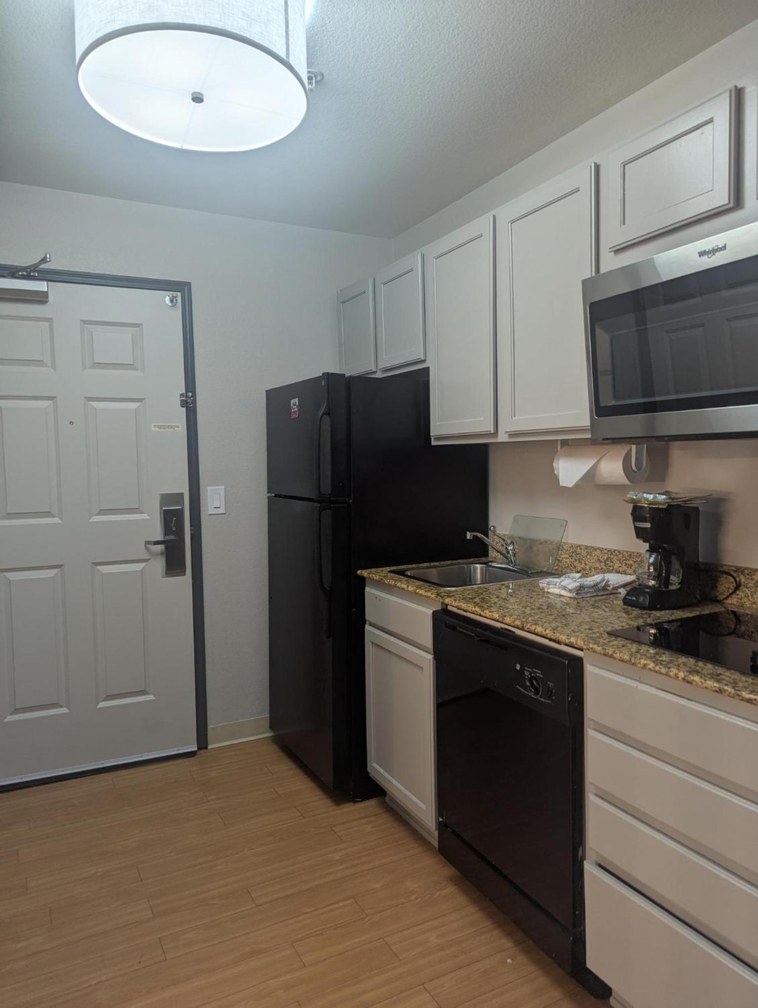 Studio Suite - Photo 4