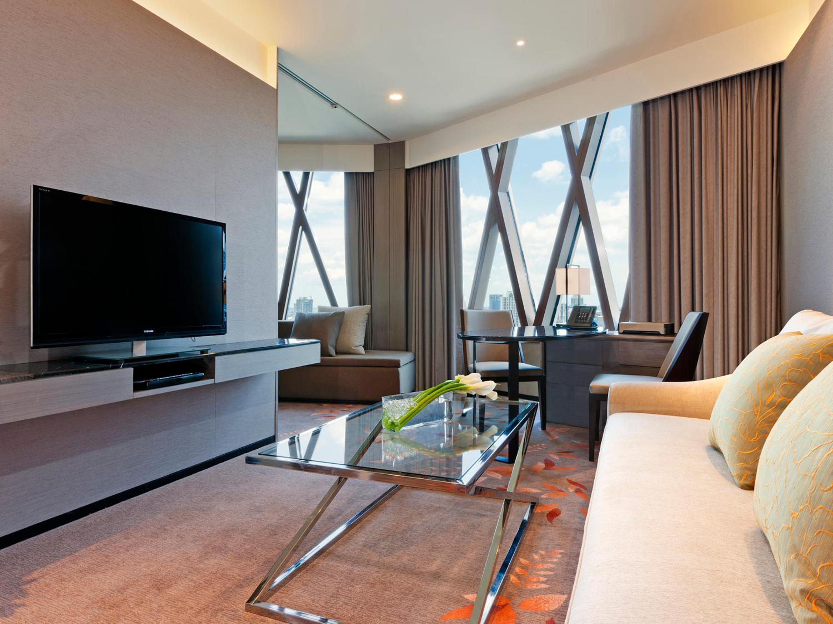 Deluxe Suite – Club Lounge access