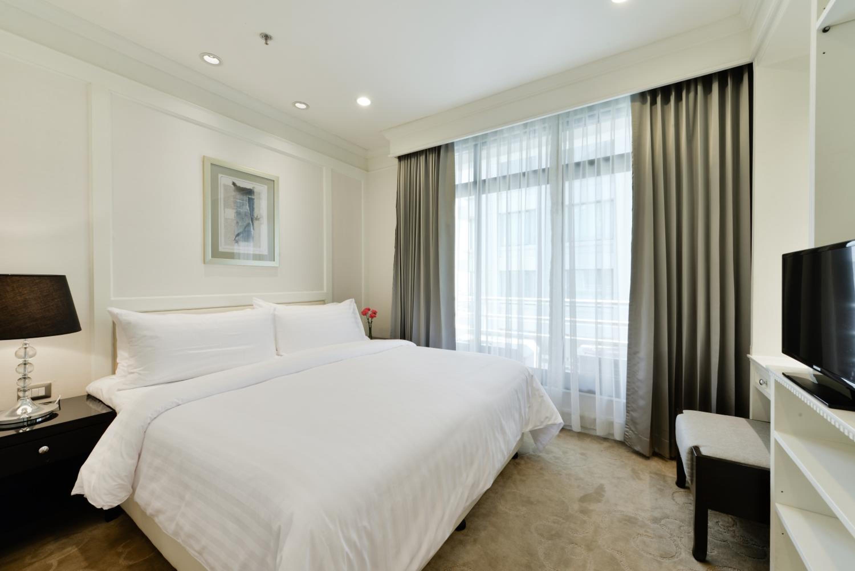 Three-Bedroom Suite photo 1