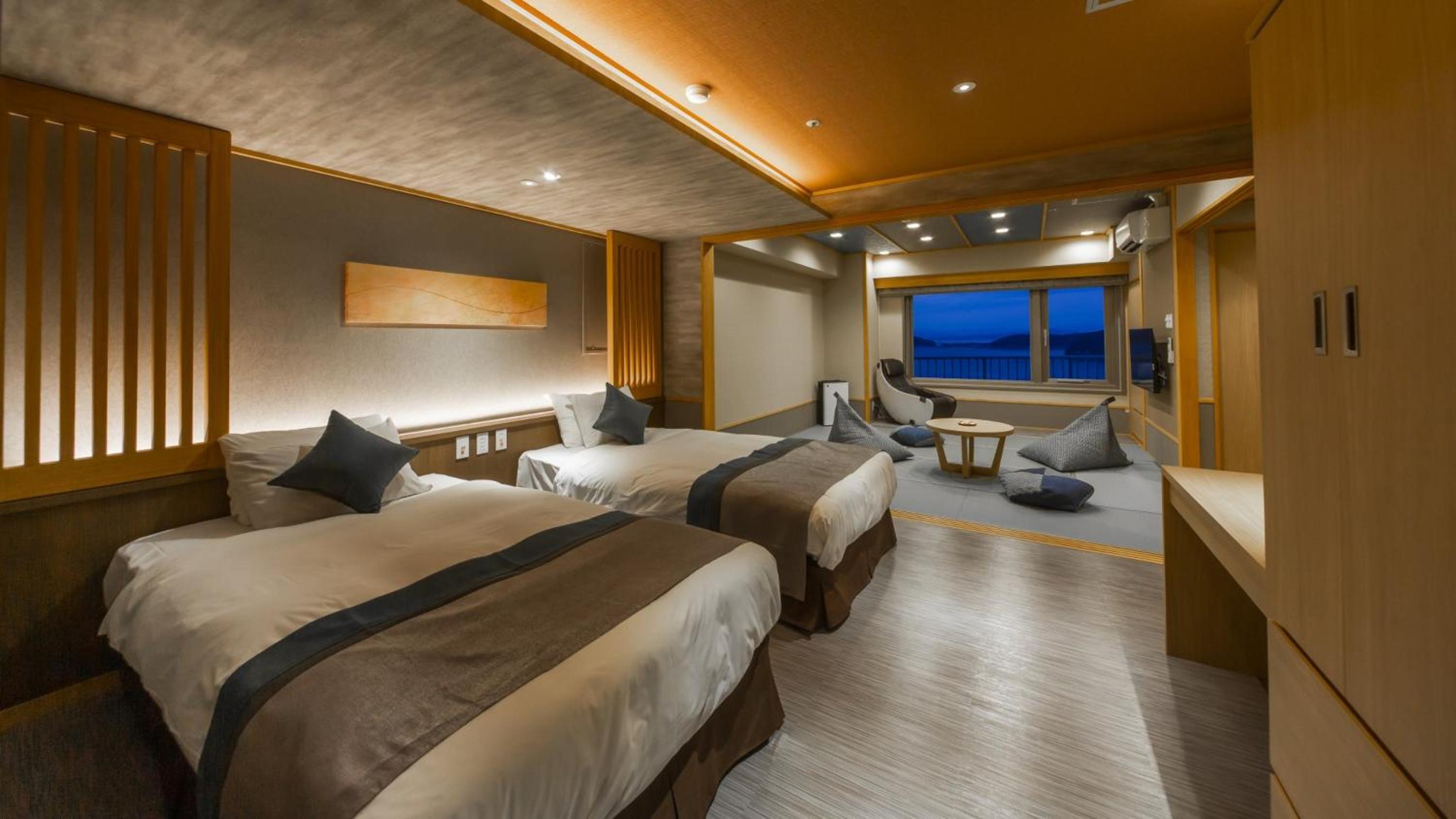Deluxe Twin Room with Sea View photo 2