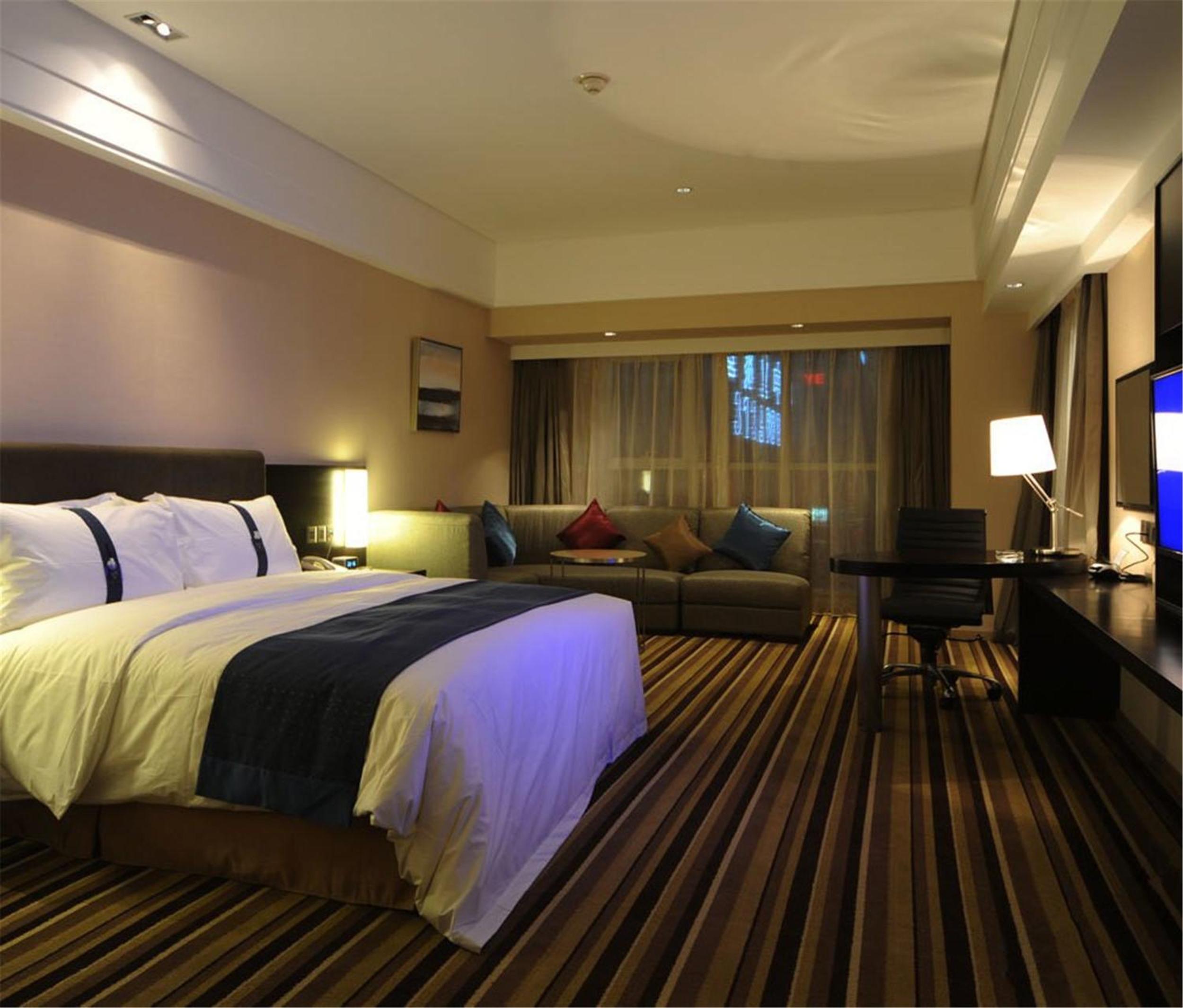 Standard Twin Room - Extra Floor Space photo 3