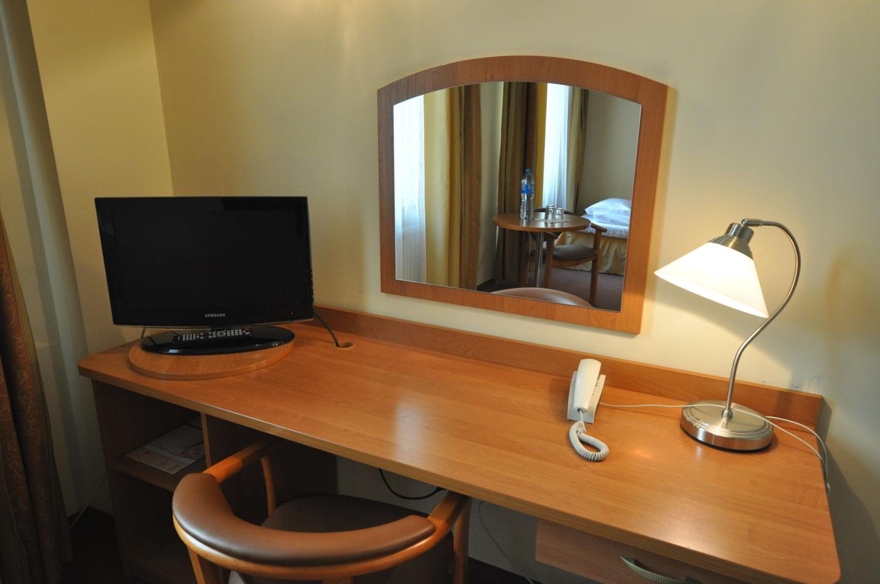 Double or Twin Room - Photo 4