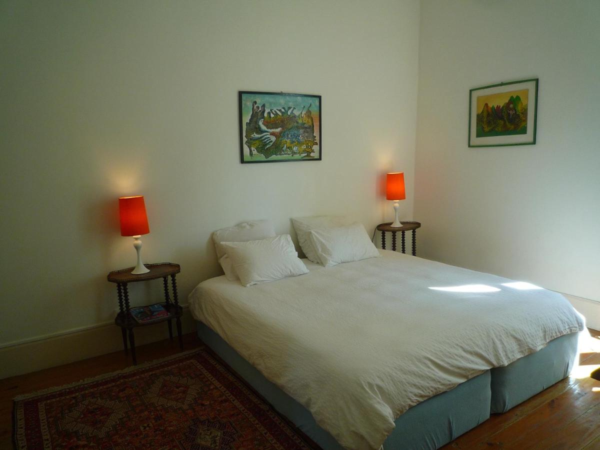 Five-Bedroom House photo 2
