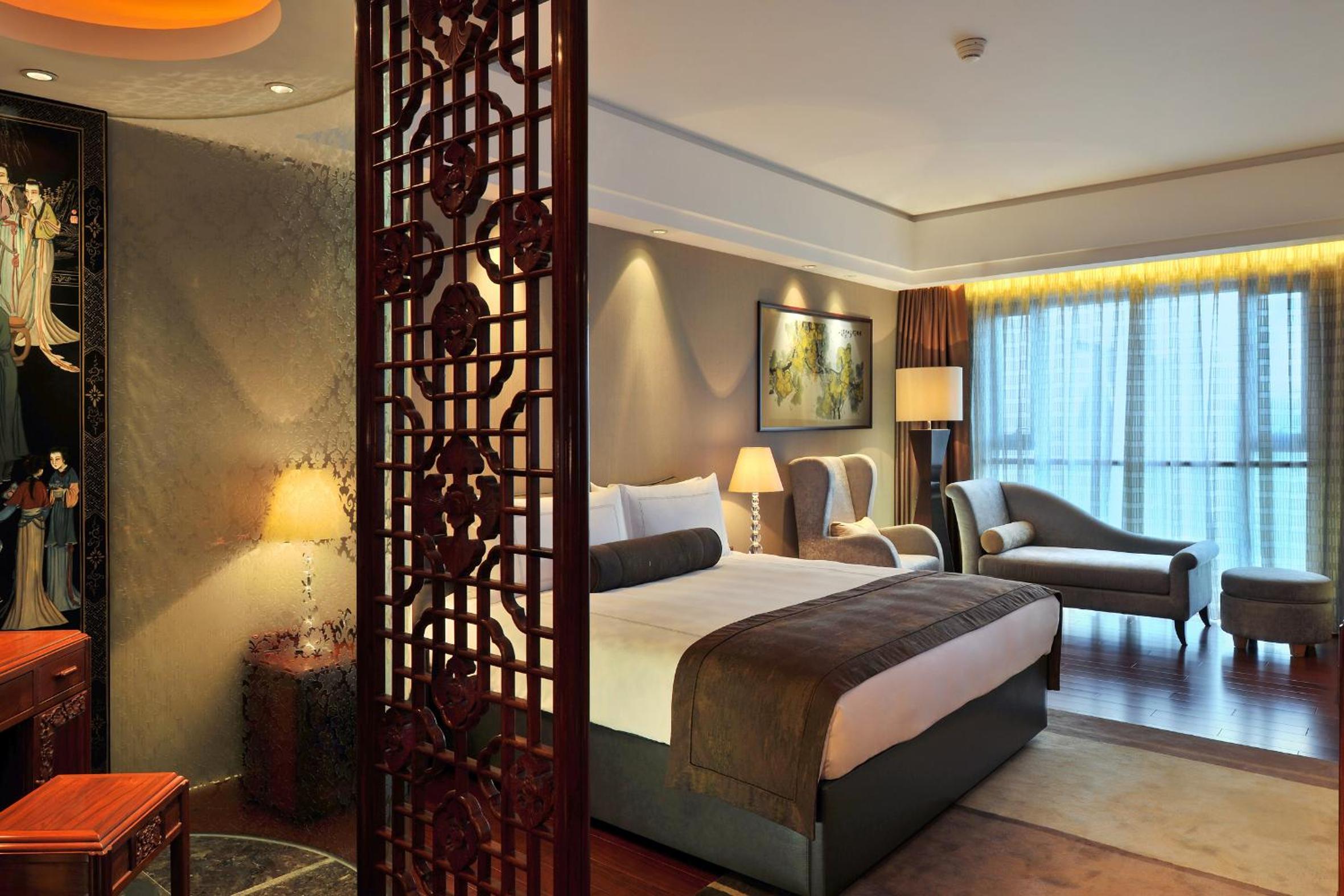 Presidential Suite thumbnail 5