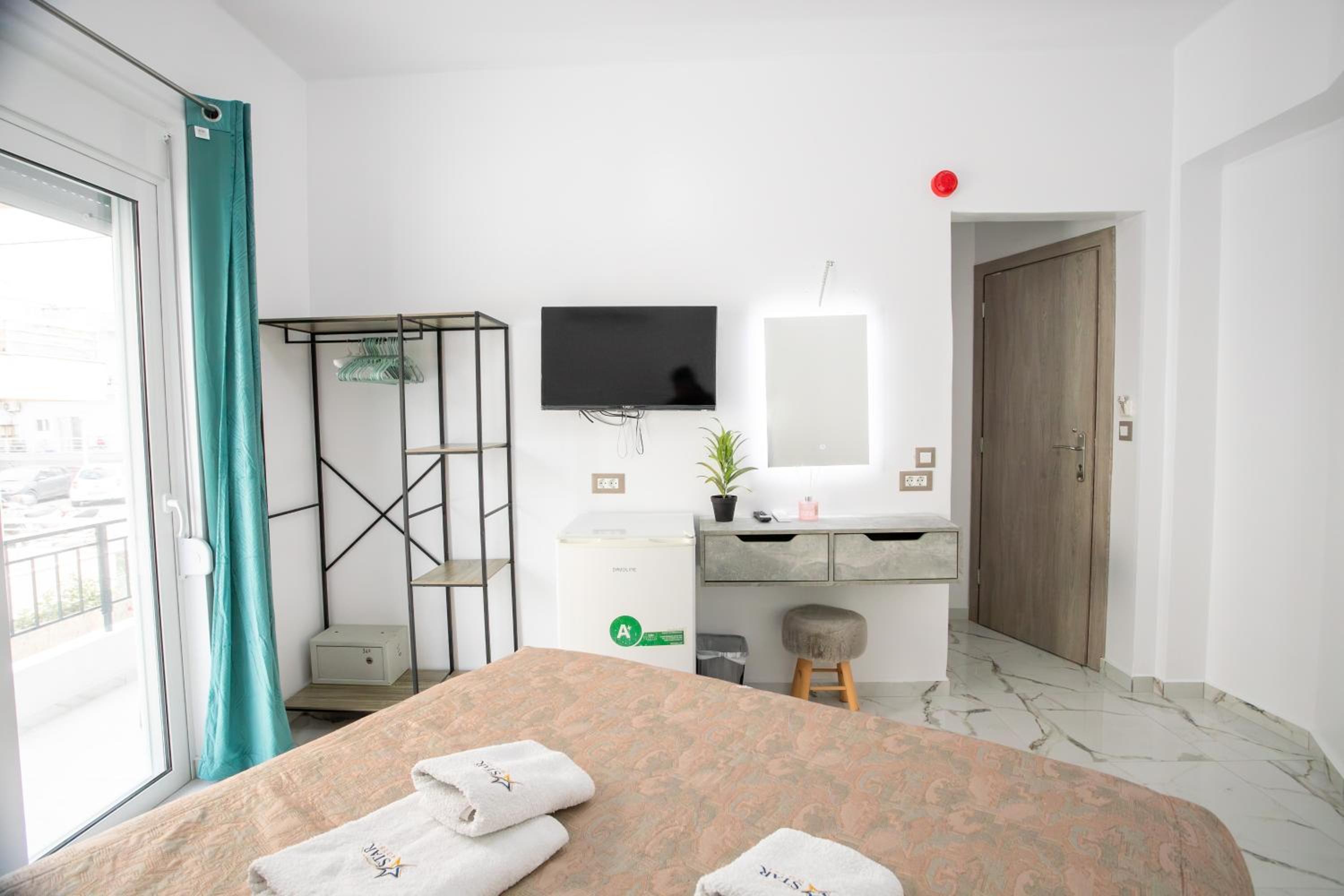 Budget Double Room photo 3