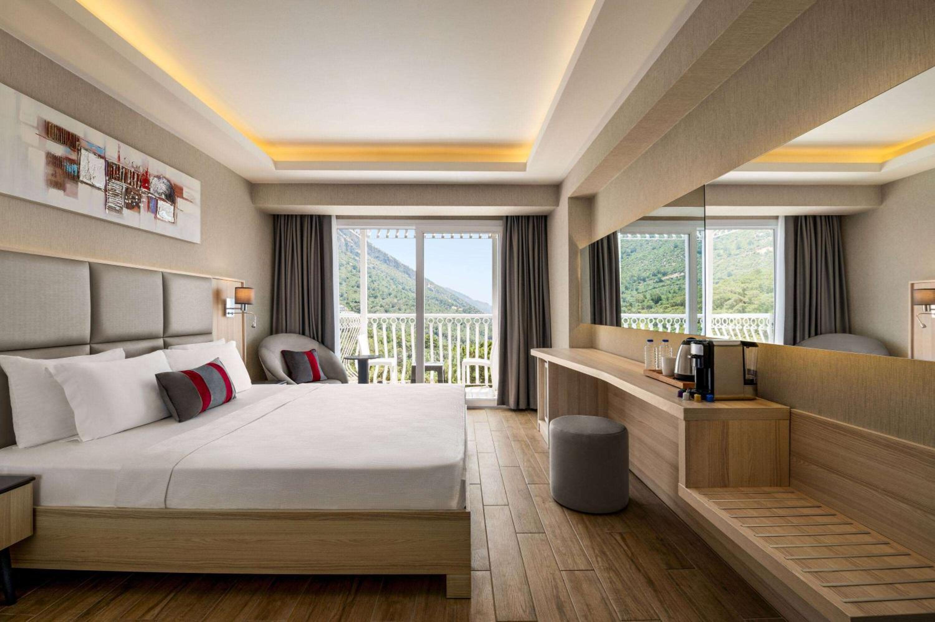 Standard Room - Land View
