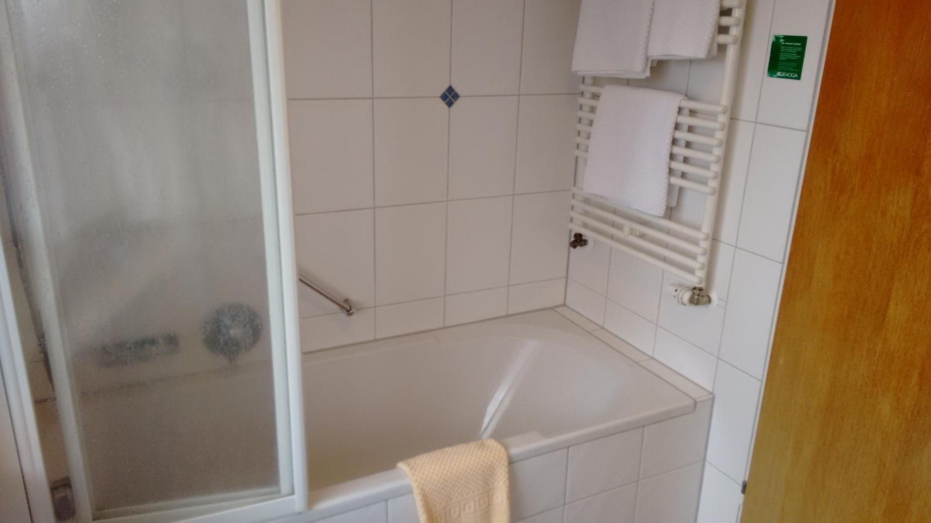 Double Room - Photo 6