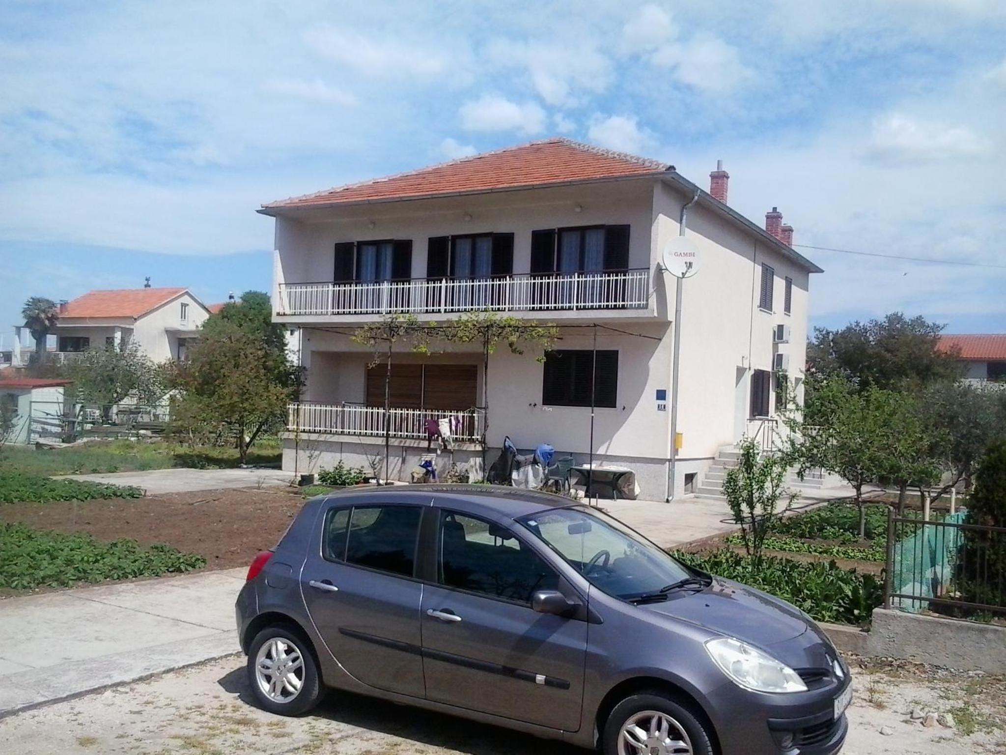 Apartment with Balcony - Photo 15