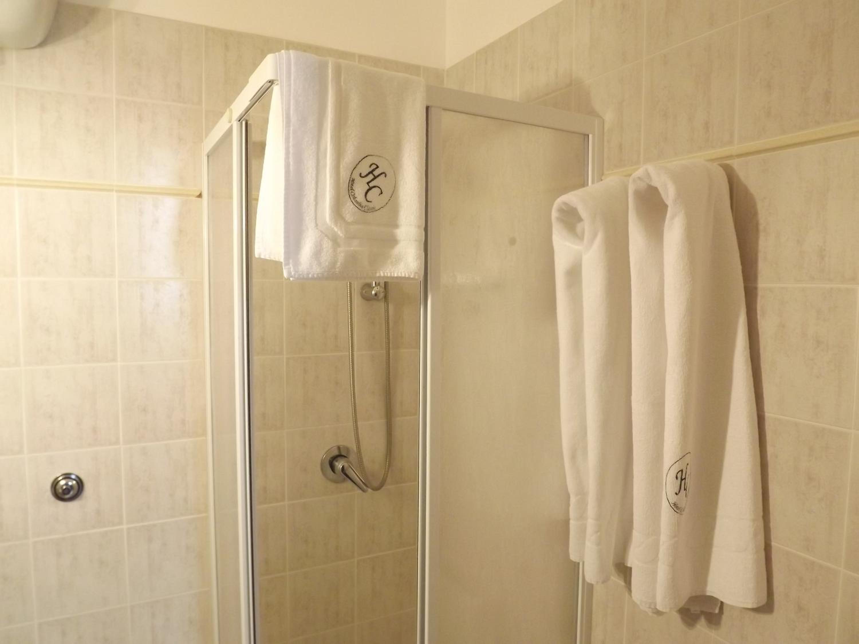 Twin Room - Photo 5