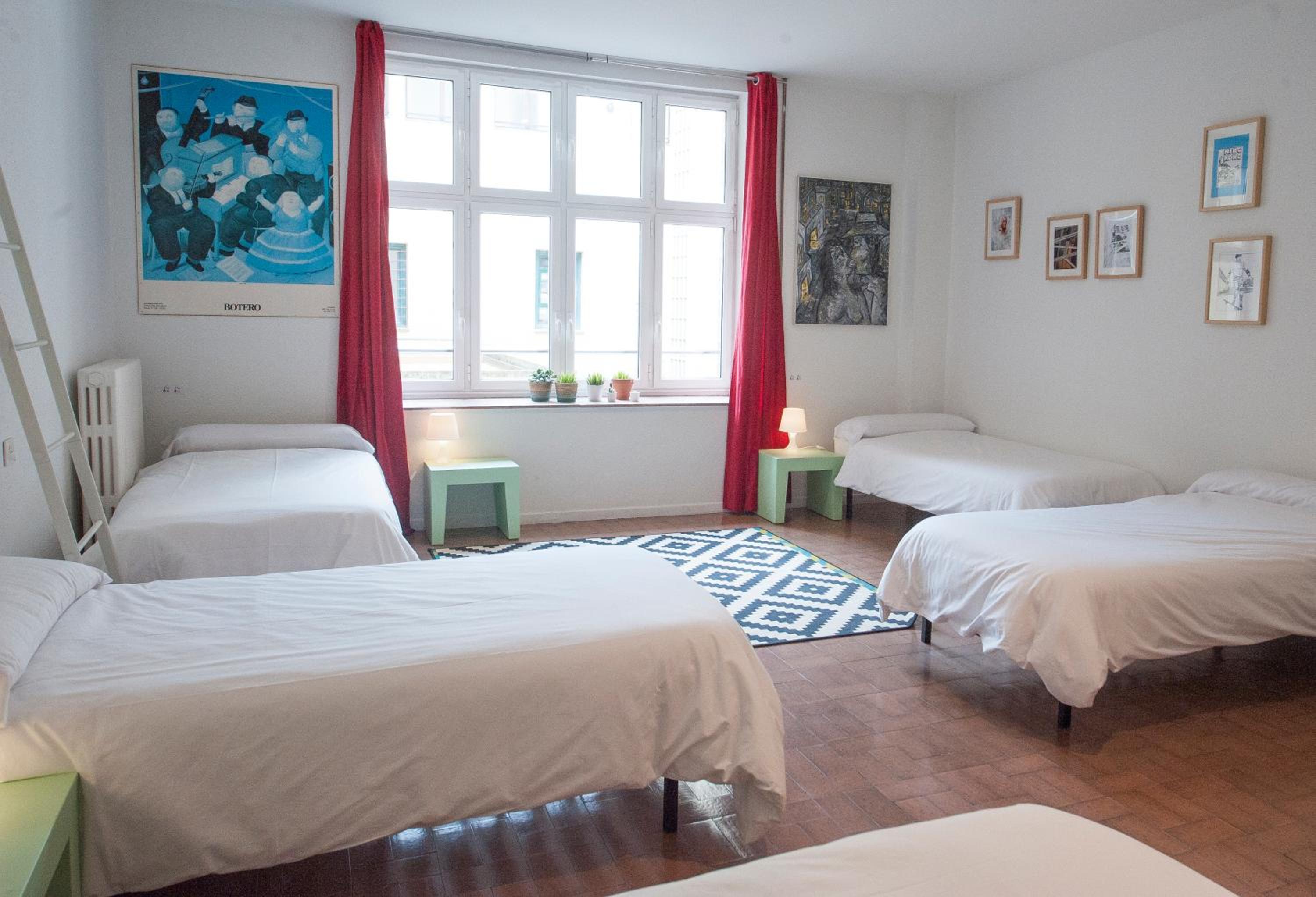 Habitación compartida mixta de 8 camas