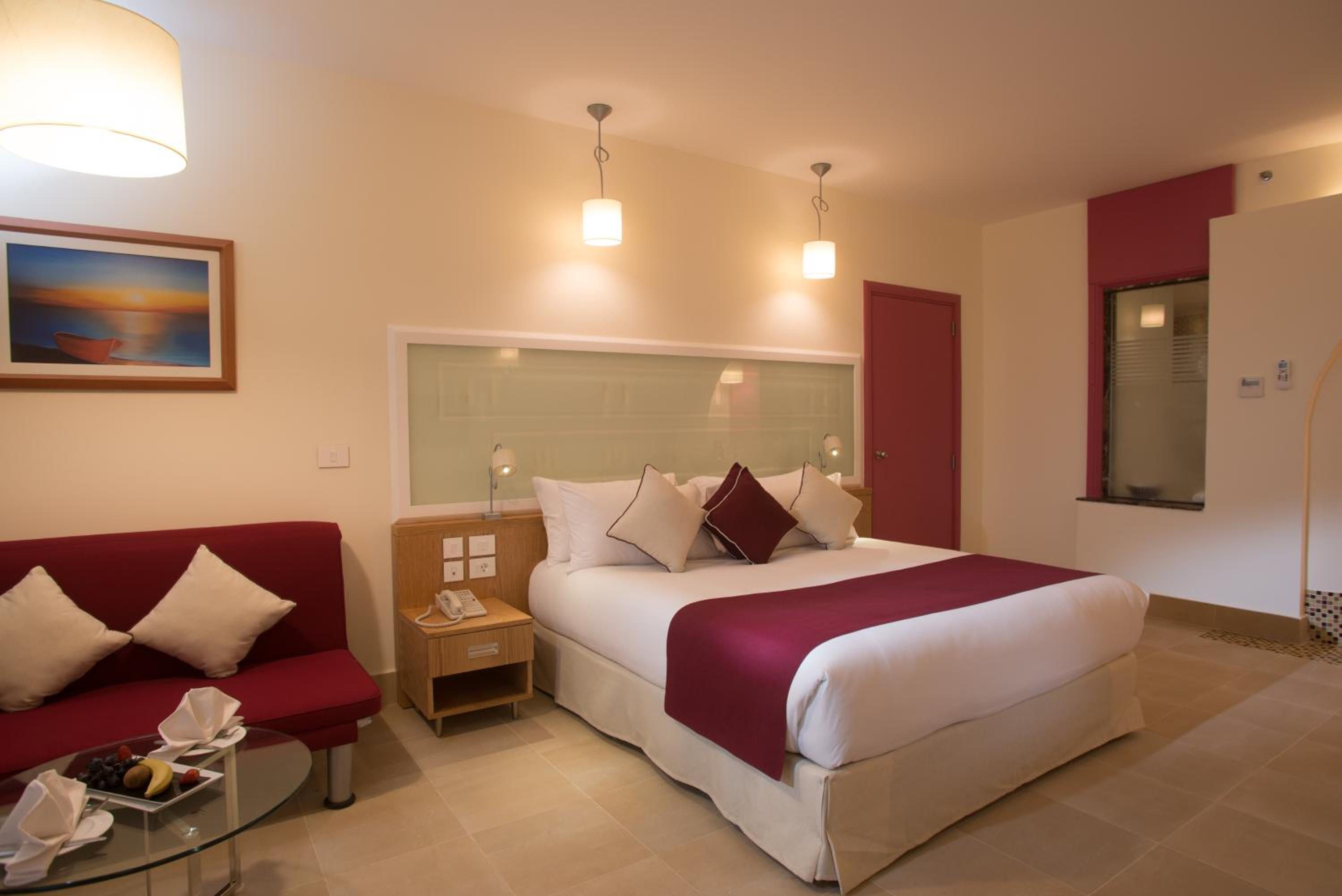 Superior Double Room with Pool View - Photo 6