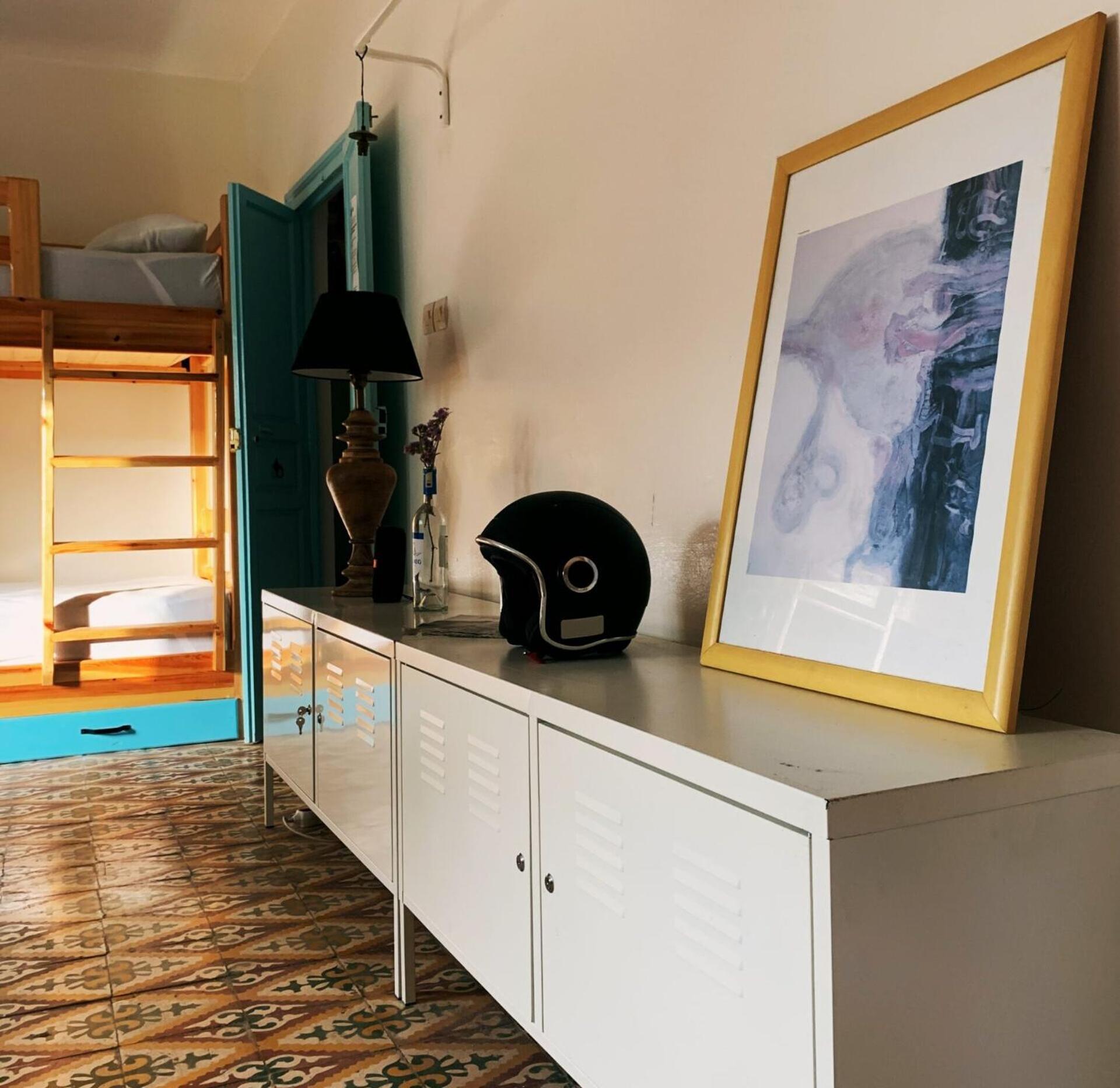 8-Bed Mixed Dormitory Room photo 2