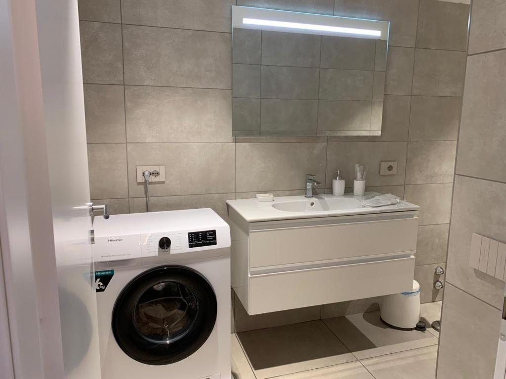 Three-Bedroom Deluxe Apartment