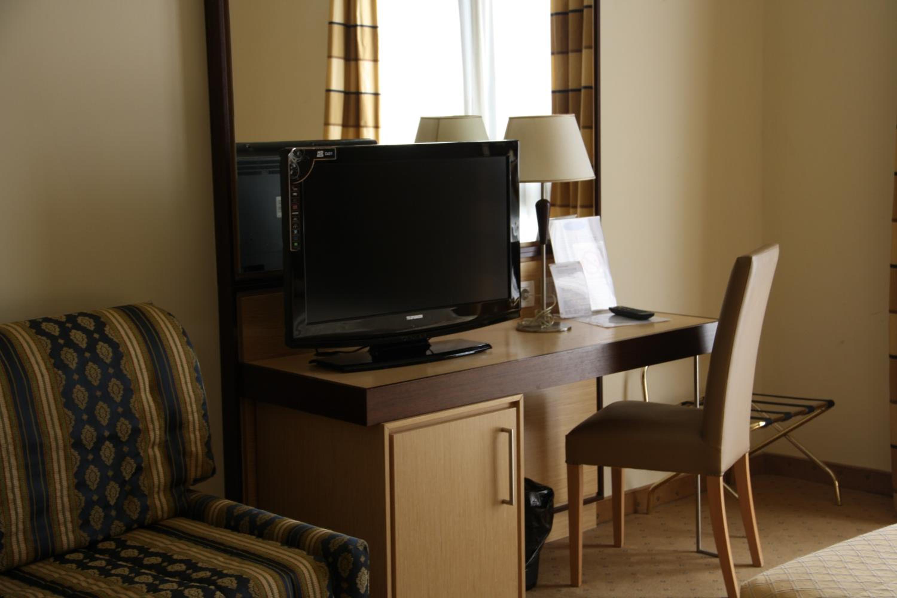 Double Room - Photo 2