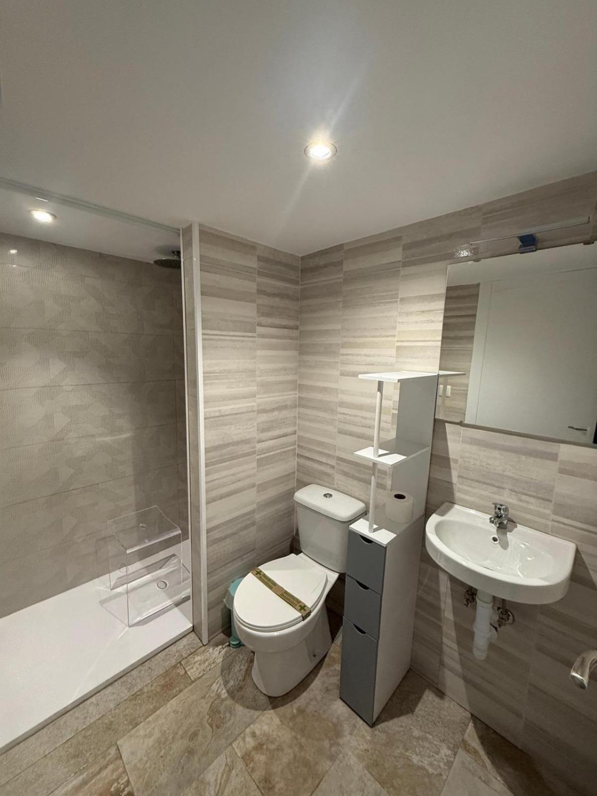 Deluxe Double Room with Shower