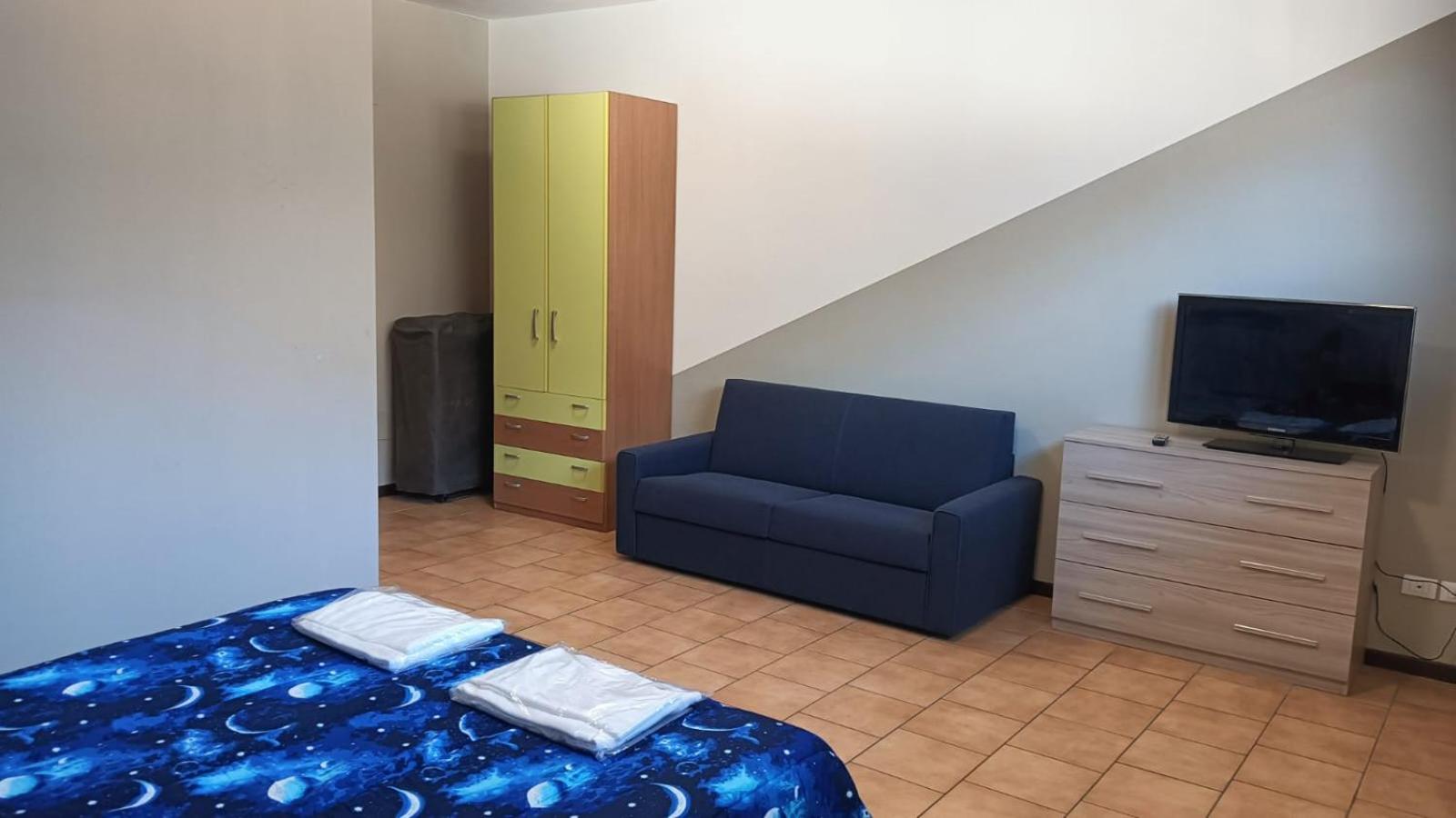One-Bedroom Apartment photo 2