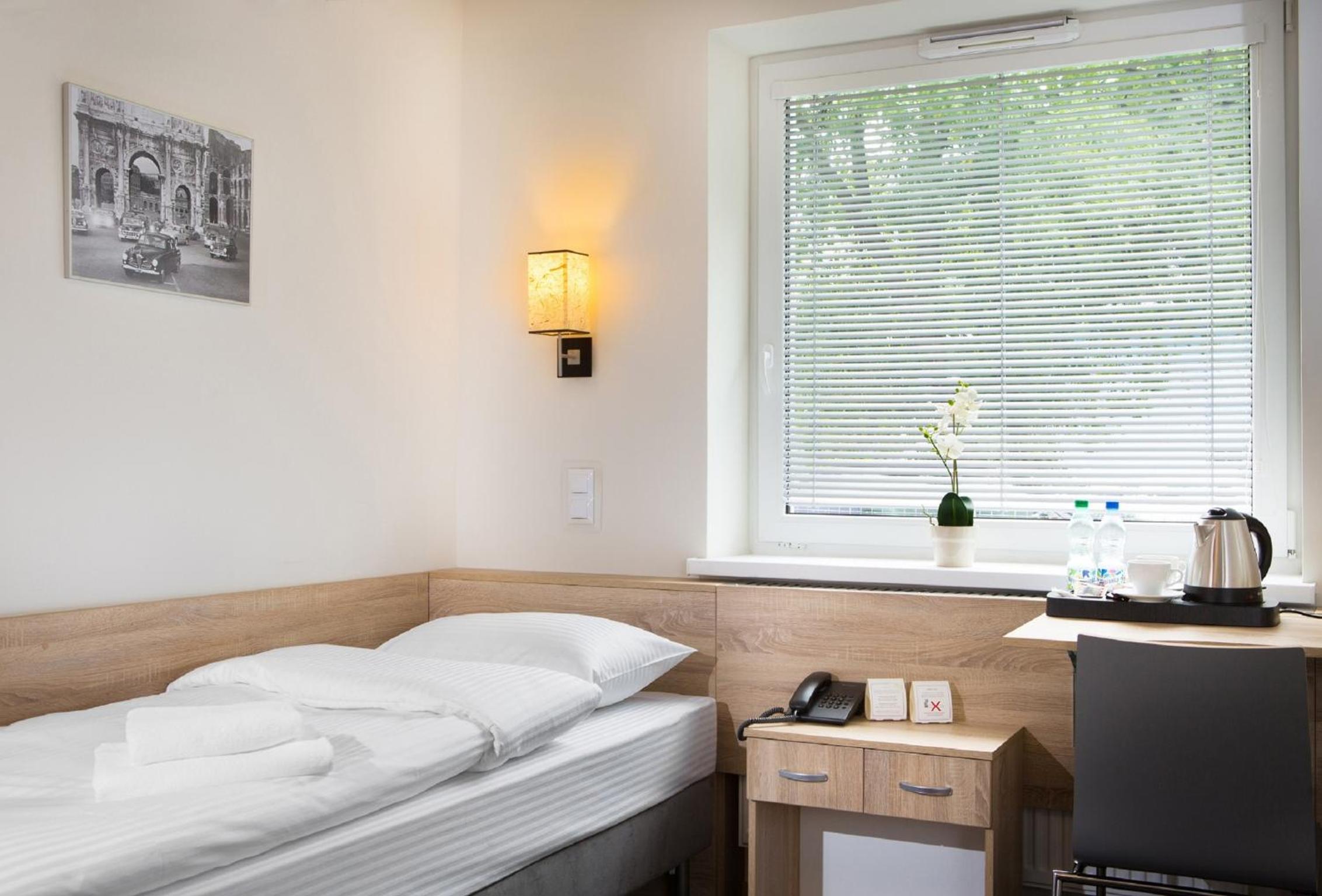 Classic Single Room with Extra Bed photo 3