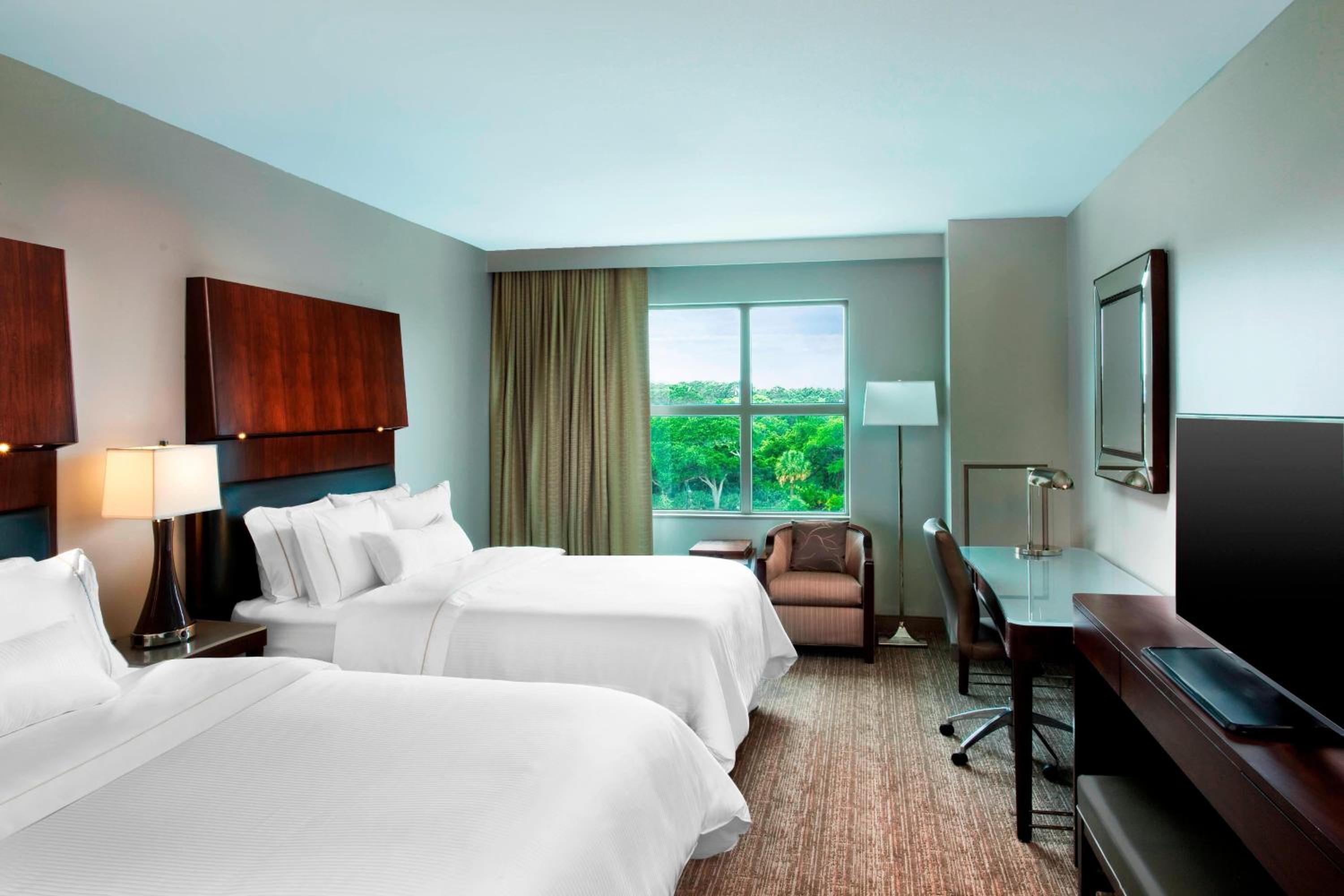 Island View, Guest room, 2 Queen, Inland view