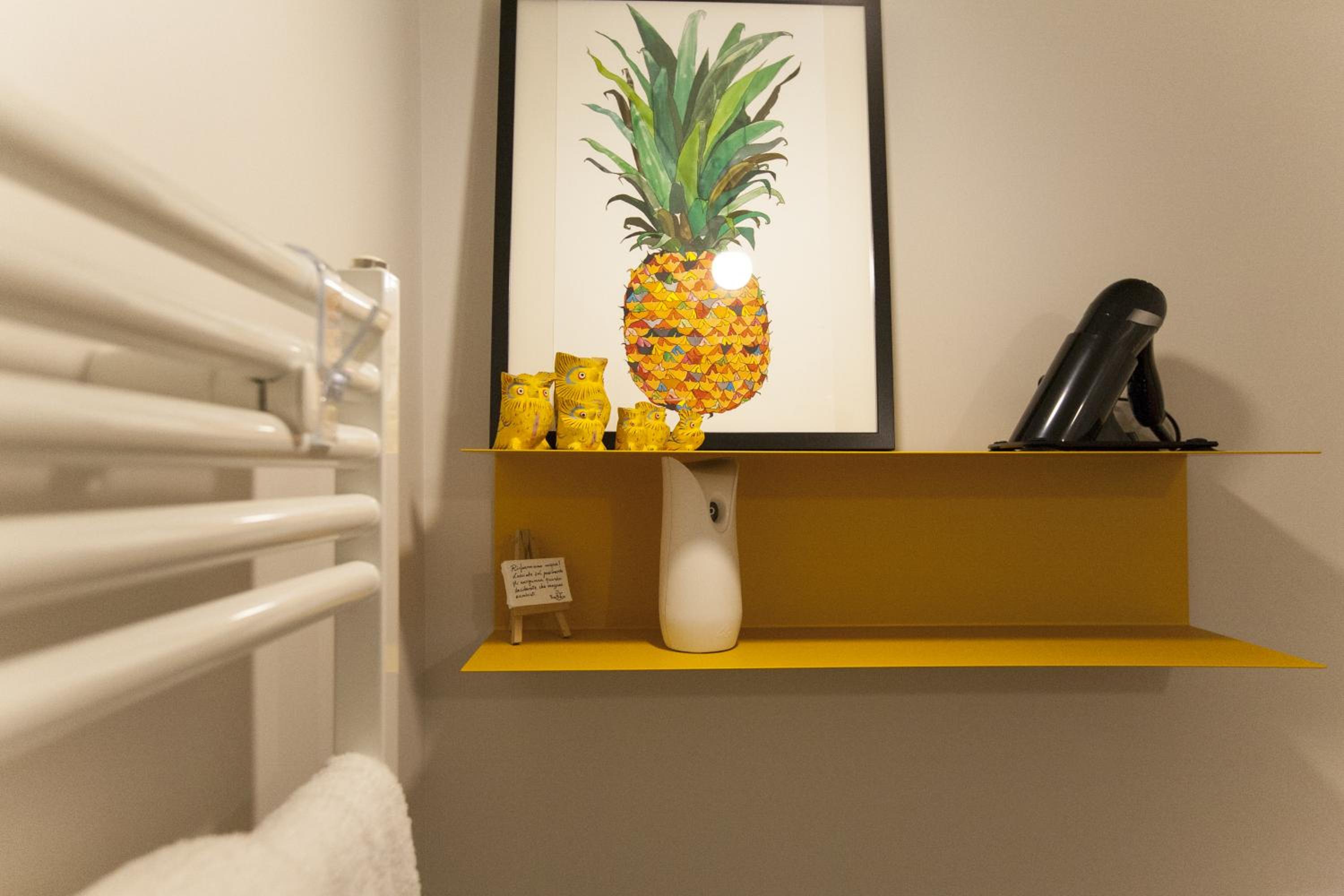 Single Room with Private Bathroom photo 2
