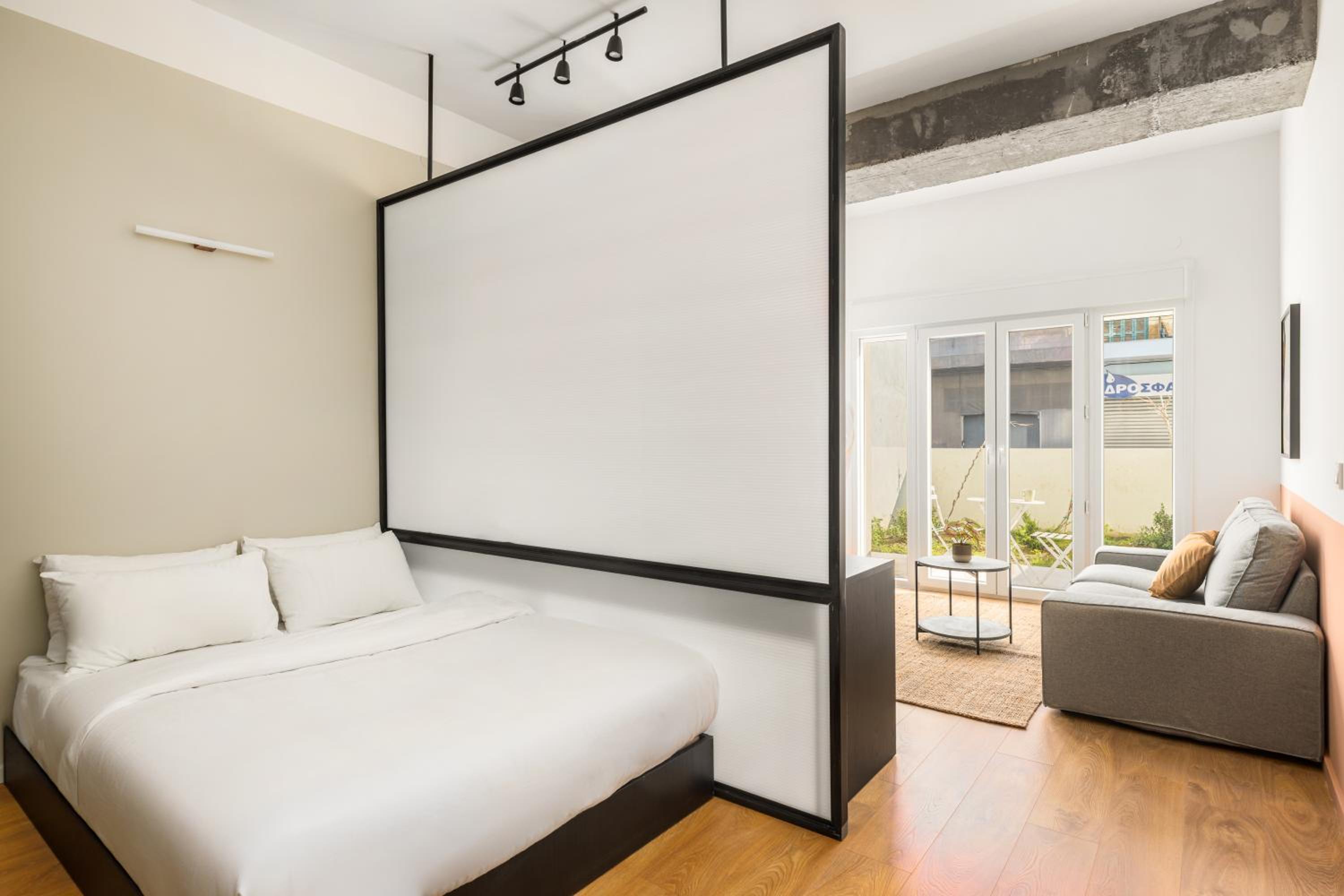 Standard Double Room - Photo 10