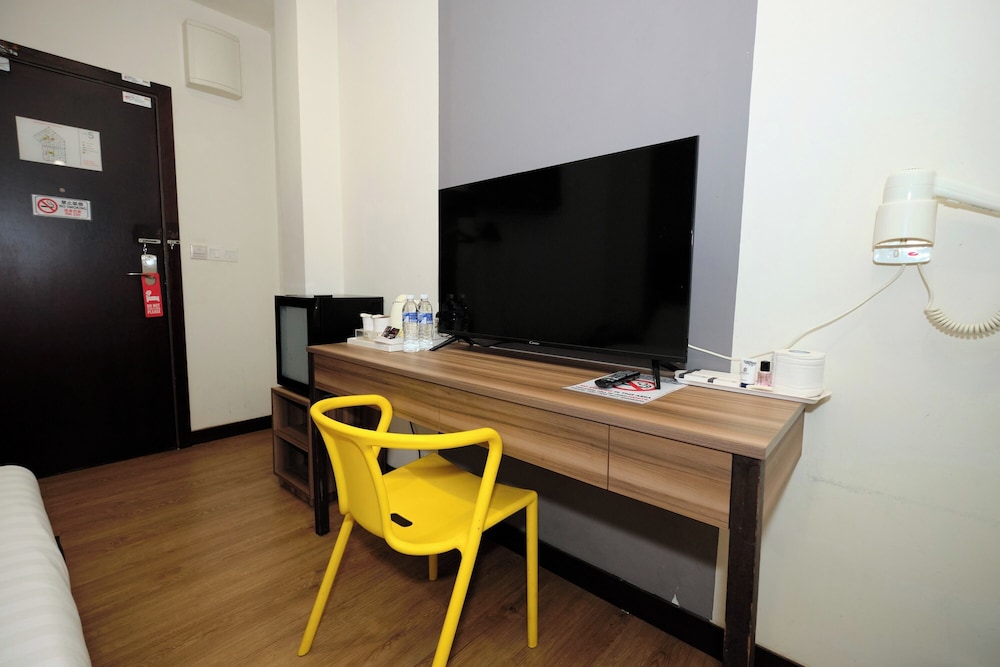 Standard Double Room, 1 King Bed - Photo 2