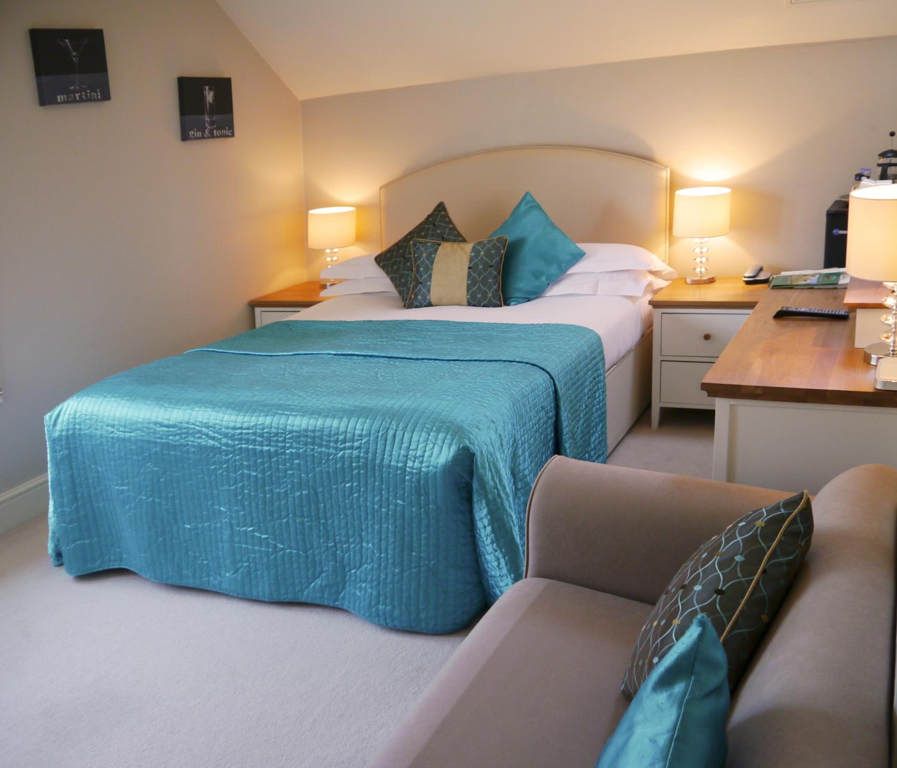 Standard Double Room - Photo 8