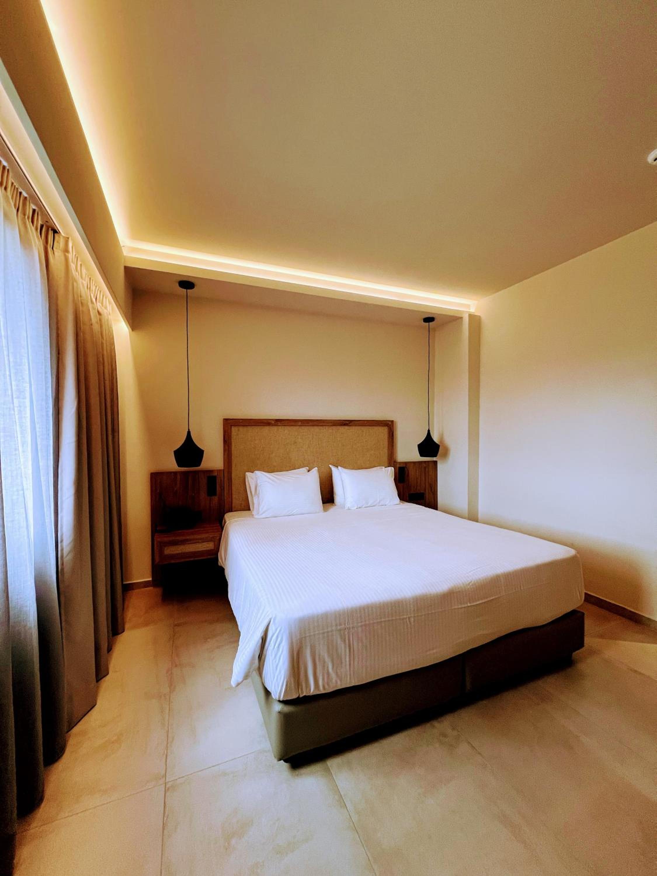 Economy Double Room thumbnail 6
